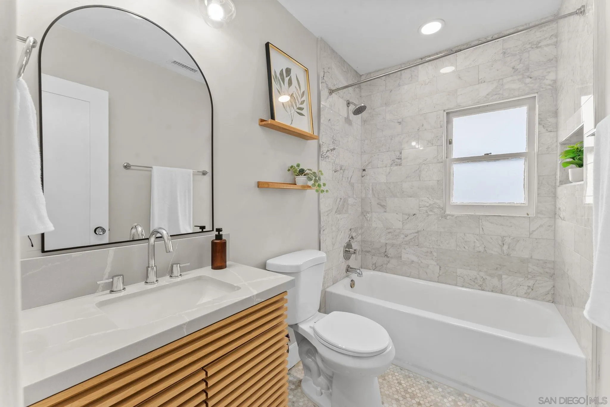 https://cdn.realtyfeed.com/cdn/127/260004100/da35bc50a8ab44139eb6521a7dafe1af.webp