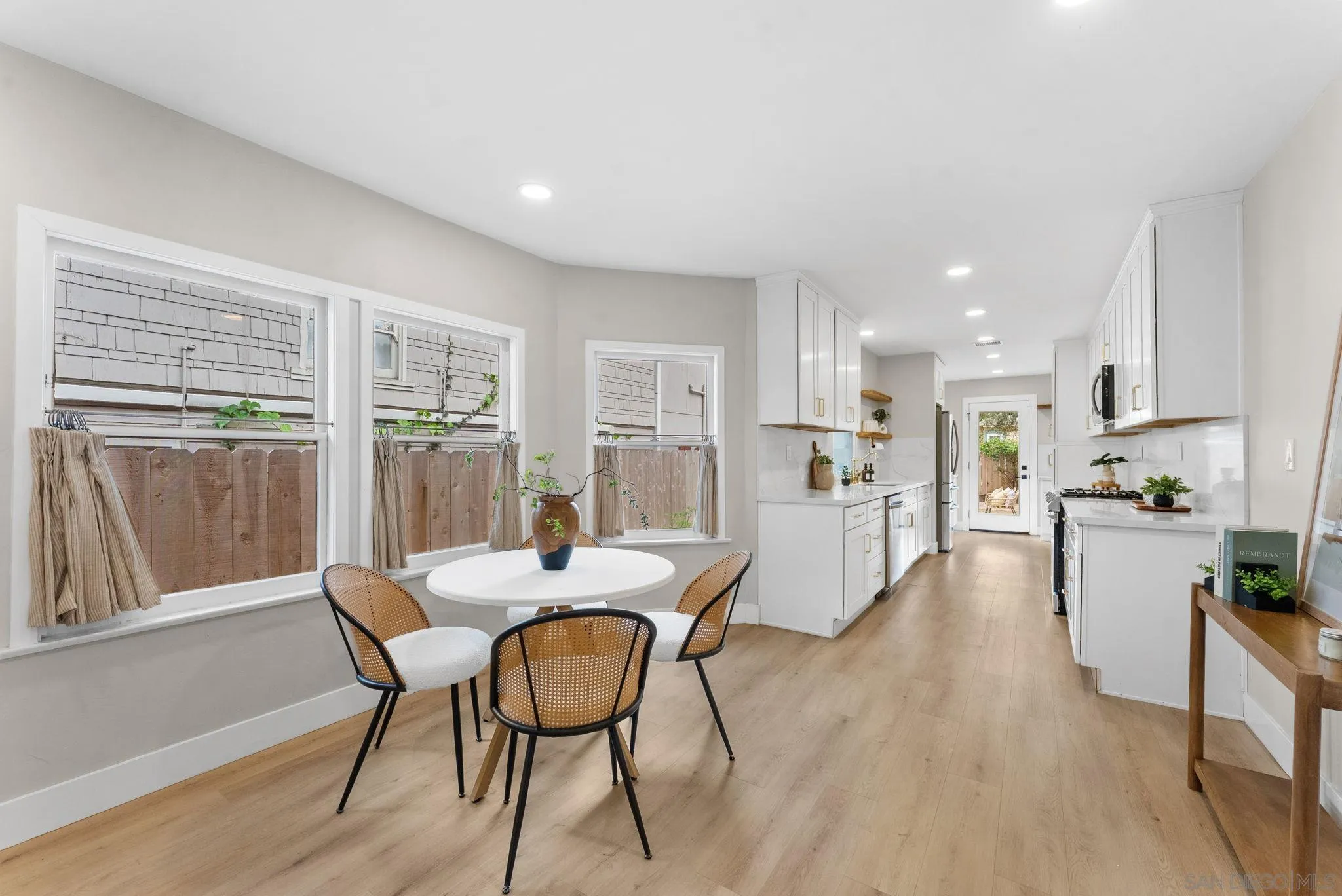 https://cdn.realtyfeed.com/cdn/127/260004100/e4128be2c8ceb3393c895ec7dd70faf5.webp