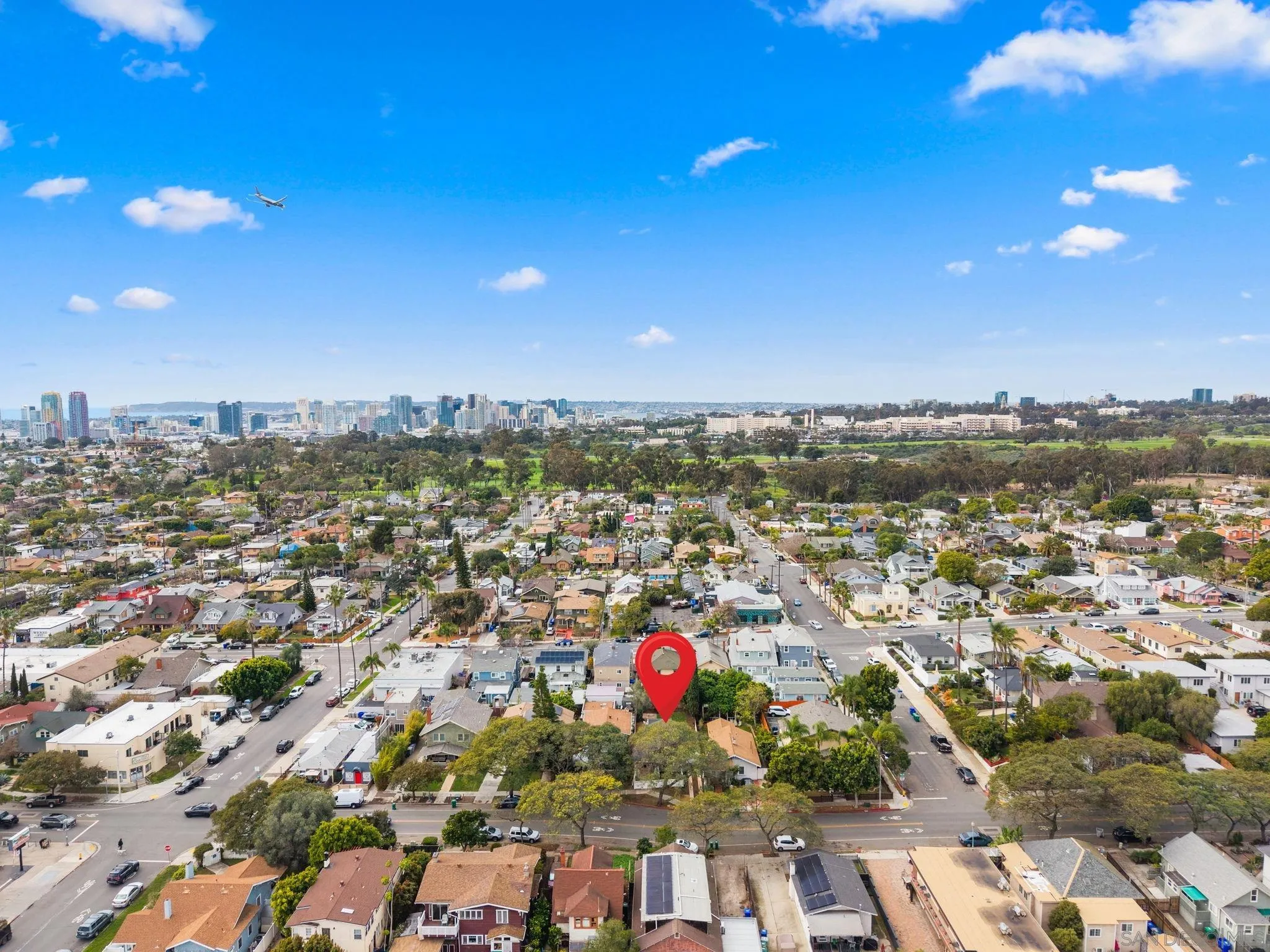 https://cdn.realtyfeed.com/cdn/127/260004100/e9ad452d1d346a07a646293f3a9f9b2c.webp