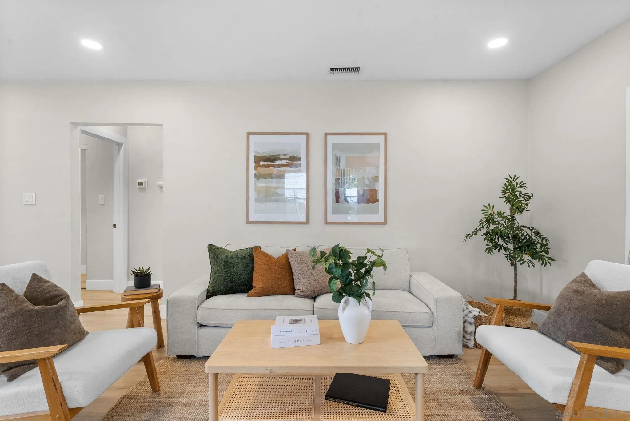 https://cdn.realtyfeed.com/cdn/127/260004100/febcdc0d6199e1a362c4da06108ce74c.webp