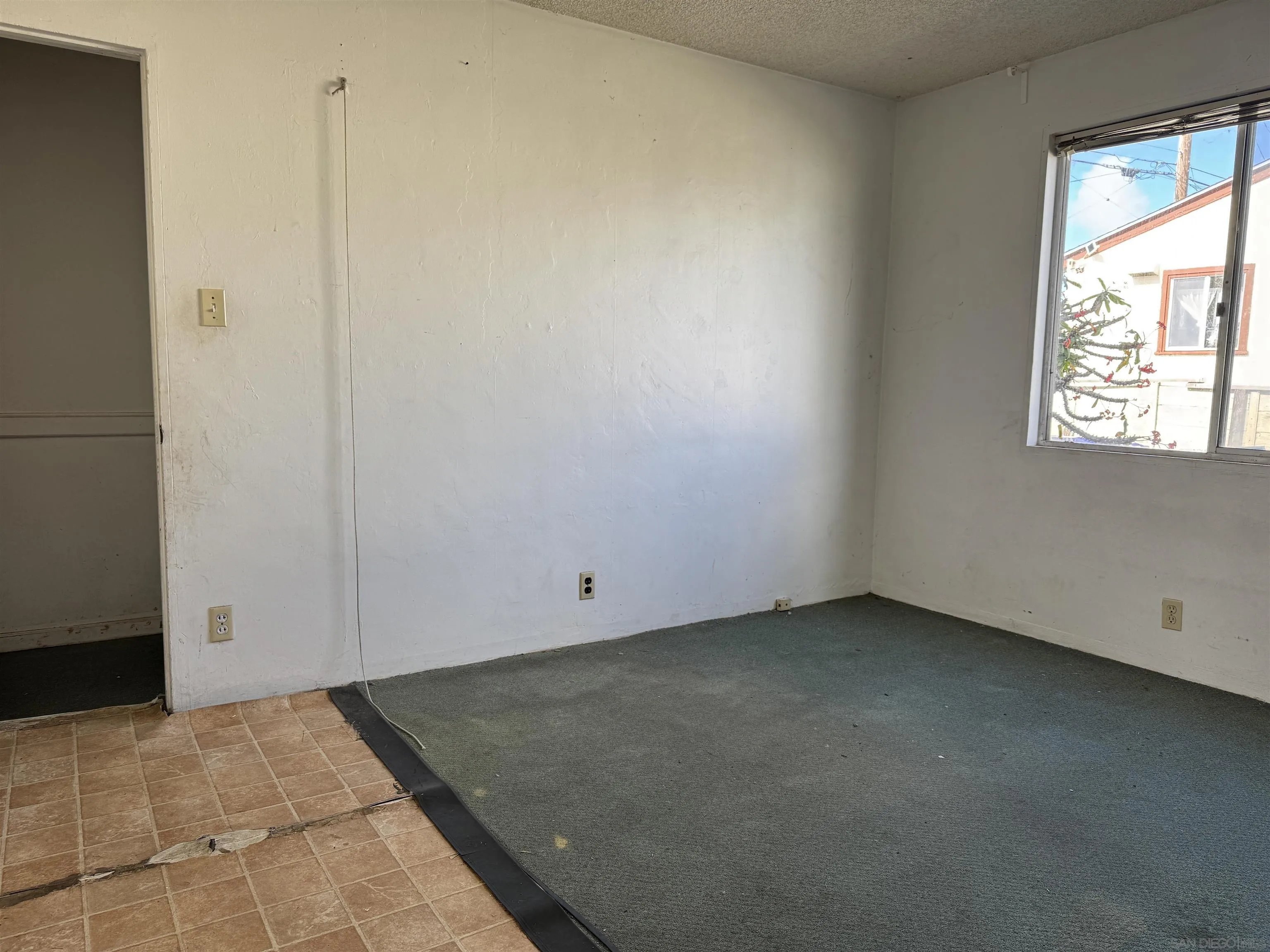 https://cdn.realtyfeed.com/cdn/127/260004103/b874167208d85b3f98e514002e1e5863.webp