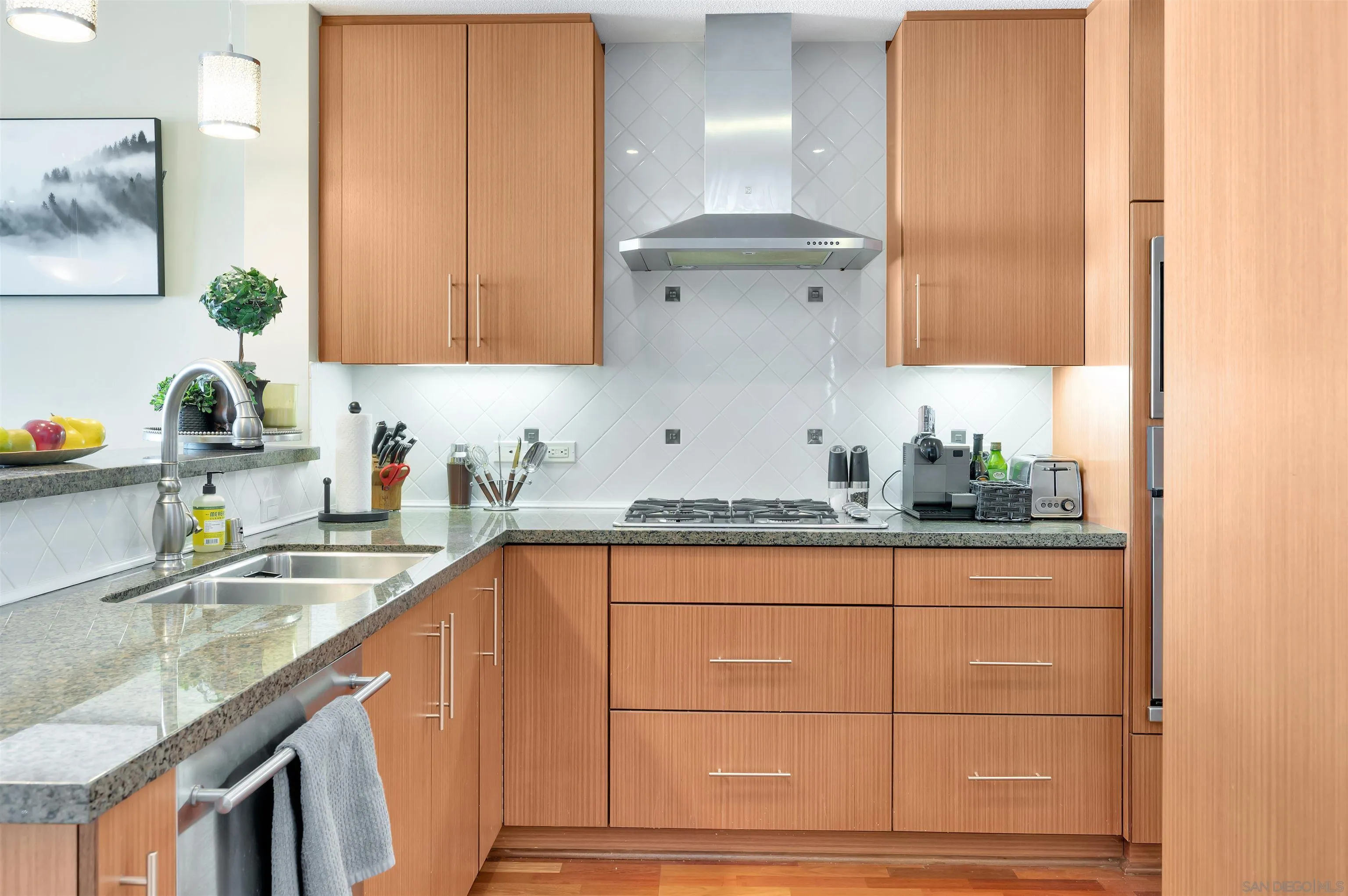 Photo #7: 260004104 Listing: Photo #7