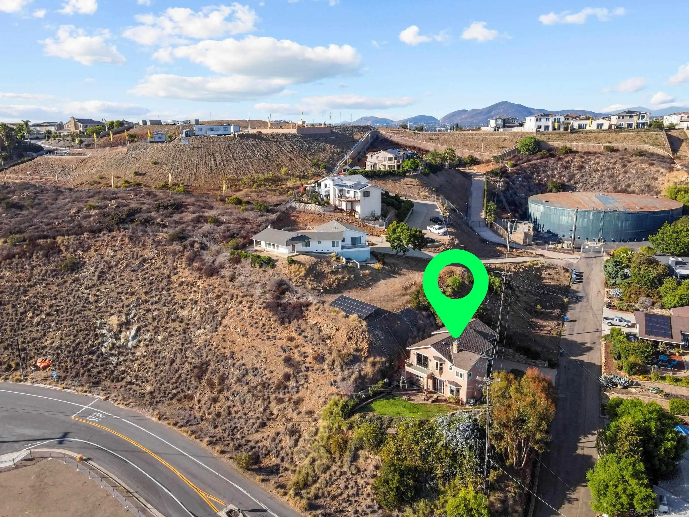 https://cdn.realtyfeed.com/cdn/127/260004106/504e50074b2eb1a510c79f1be9ed6f24.webp