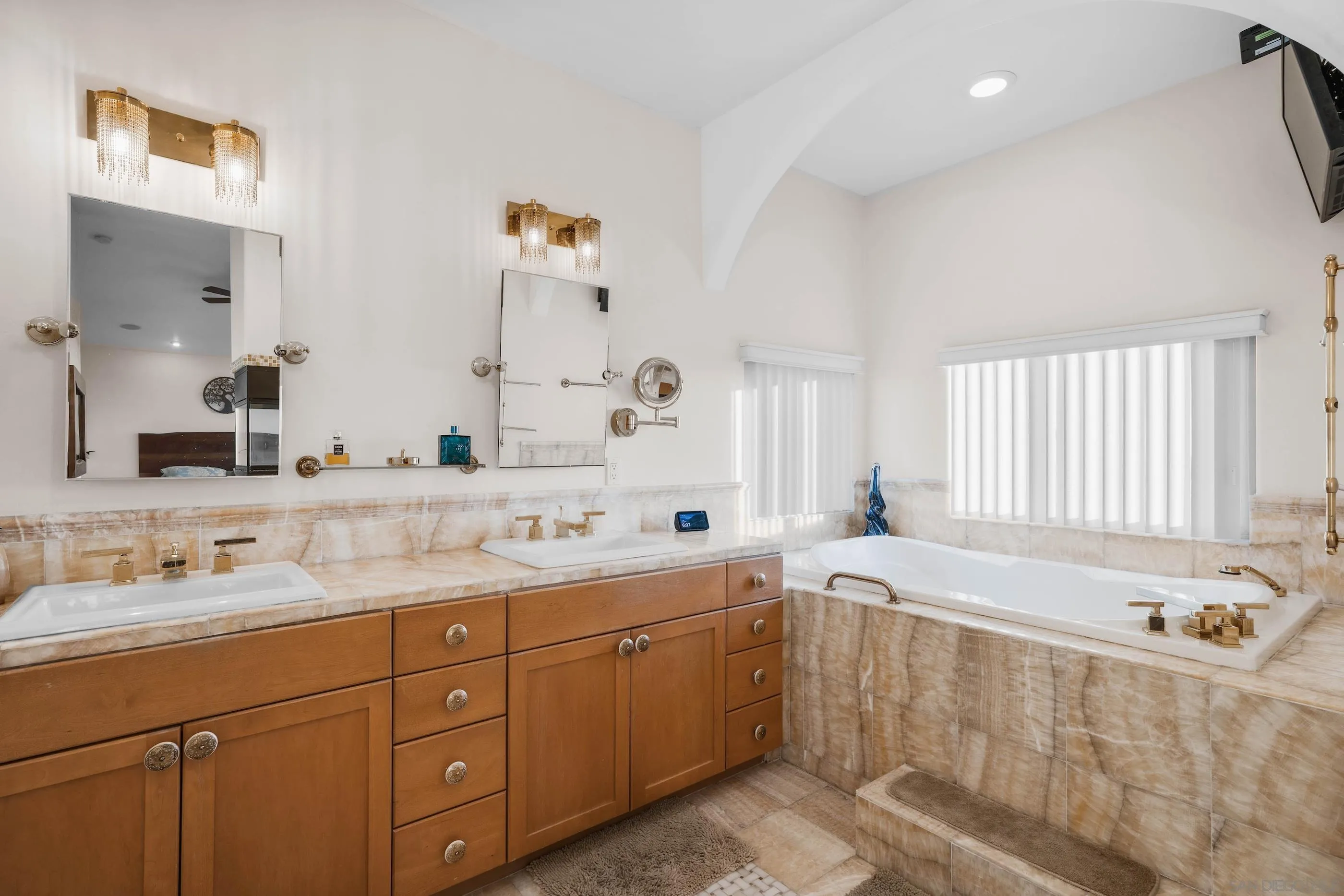 https://cdn.realtyfeed.com/cdn/127/260004106/aa297d3b648e3815481230d0a0b0d849.webp