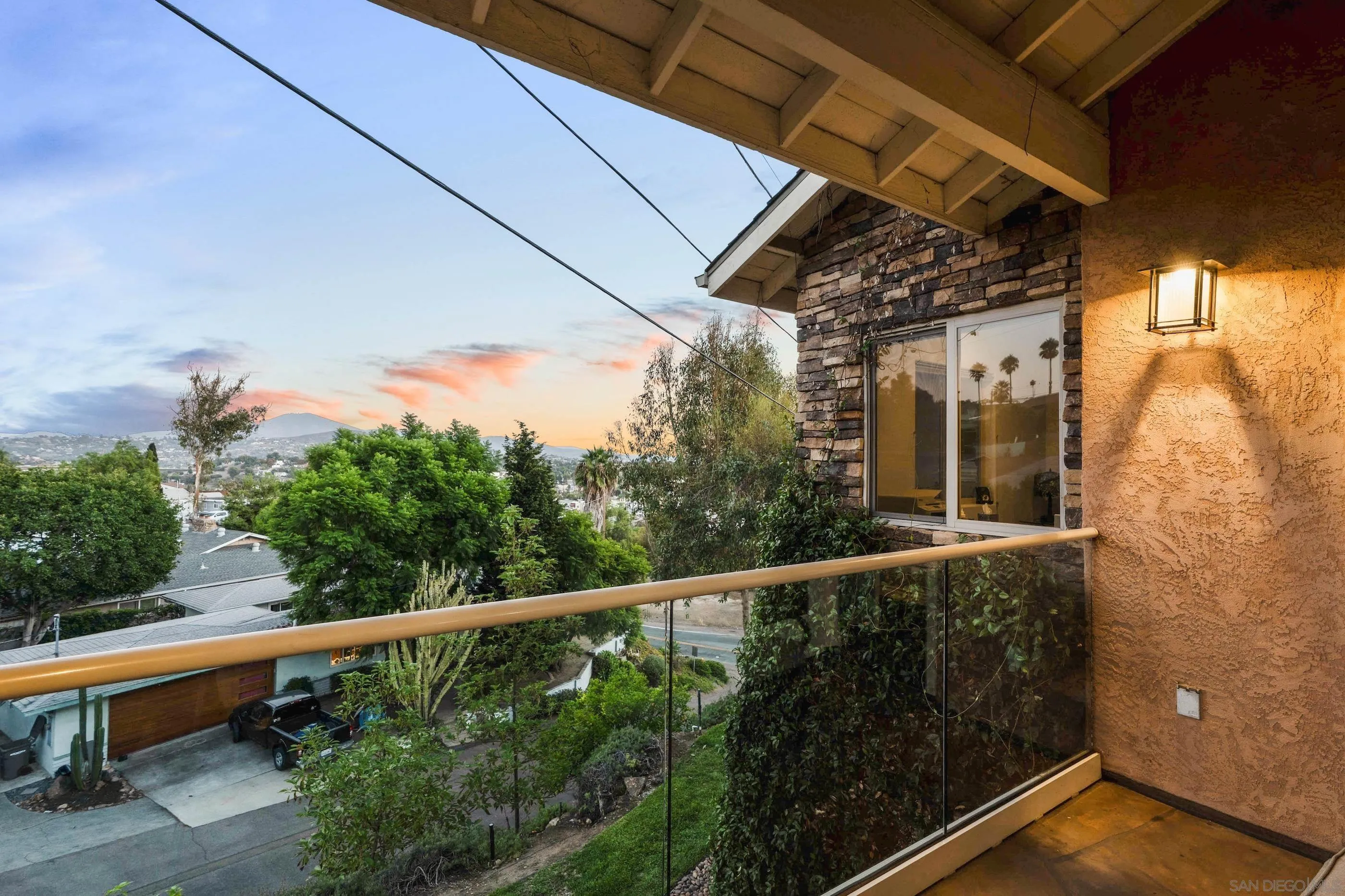 https://cdn.realtyfeed.com/cdn/127/260004106/d7f642d318f38fb5daa8ce911588e227.webp