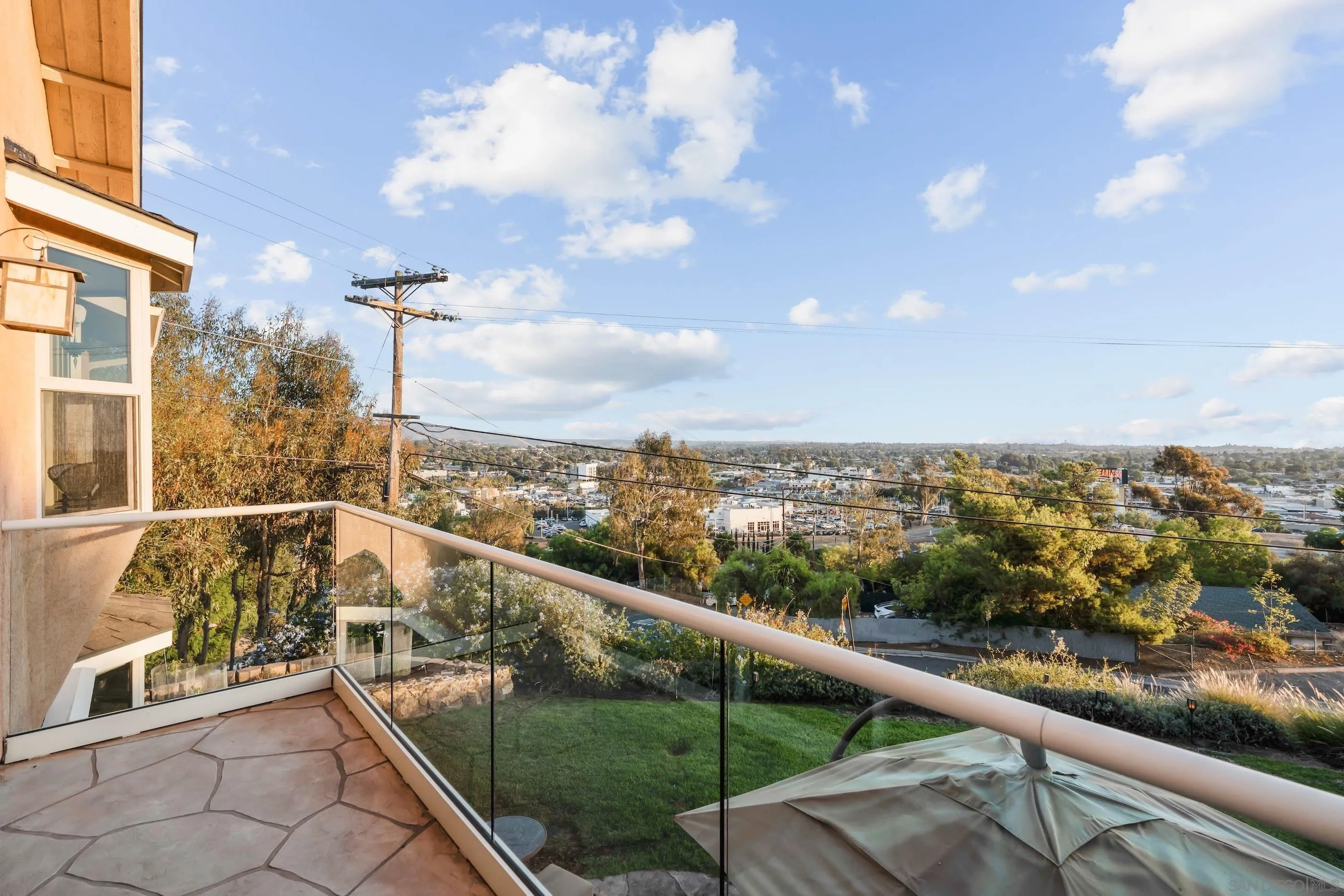 https://cdn.realtyfeed.com/cdn/127/260004106/e83b606a3f67b841a93b9c4c6b9a6fc7.webp