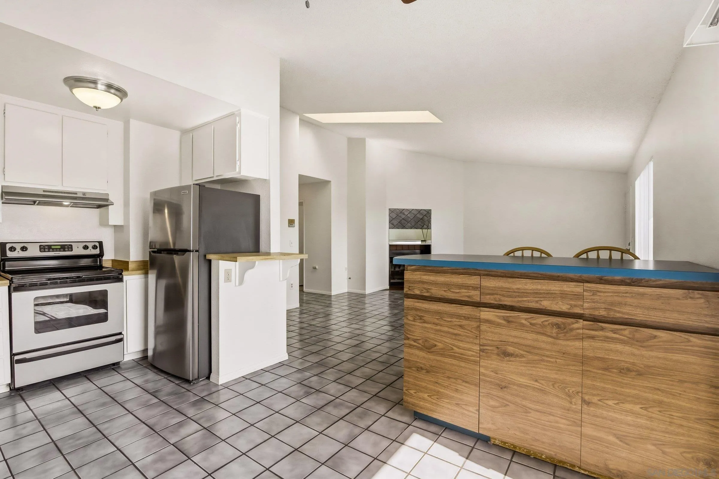 Photo #9: 260004115 Listing: Photo #9