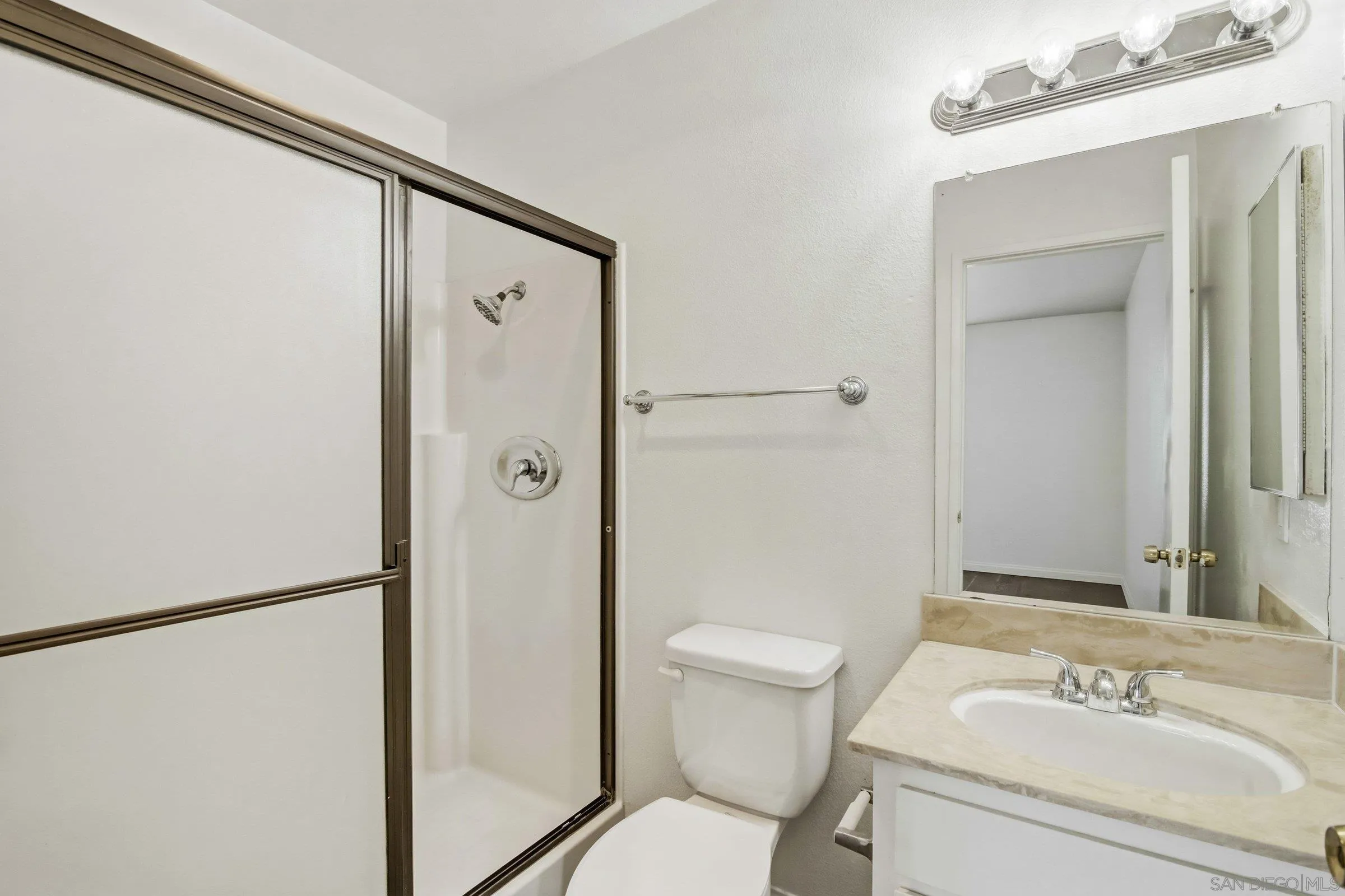 Photo #15: 260004115 Listing: Photo #15