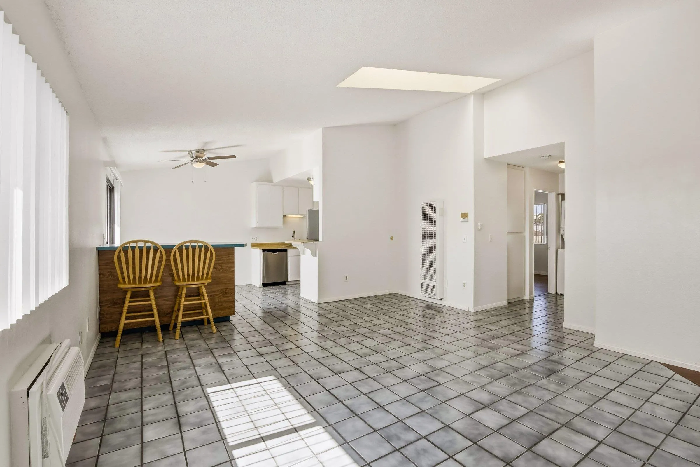 Photo #2: 260004115 Listing: Photo #2