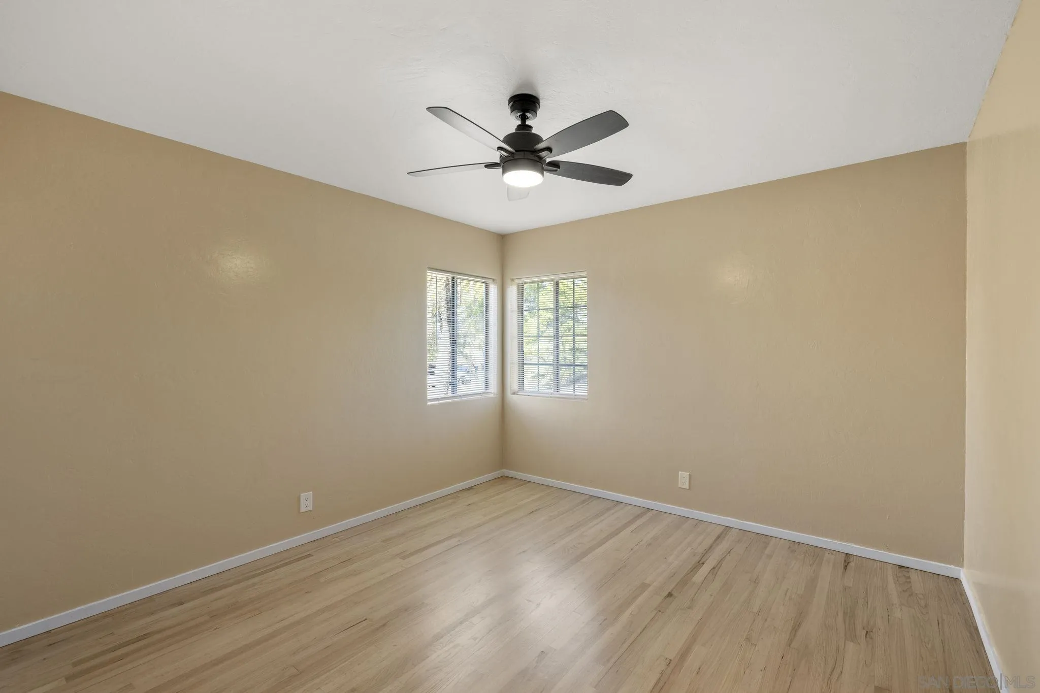 https://cdn.realtyfeed.com/cdn/127/260004117/78f6f628828fabe9ff3b896c30742b9c.webp