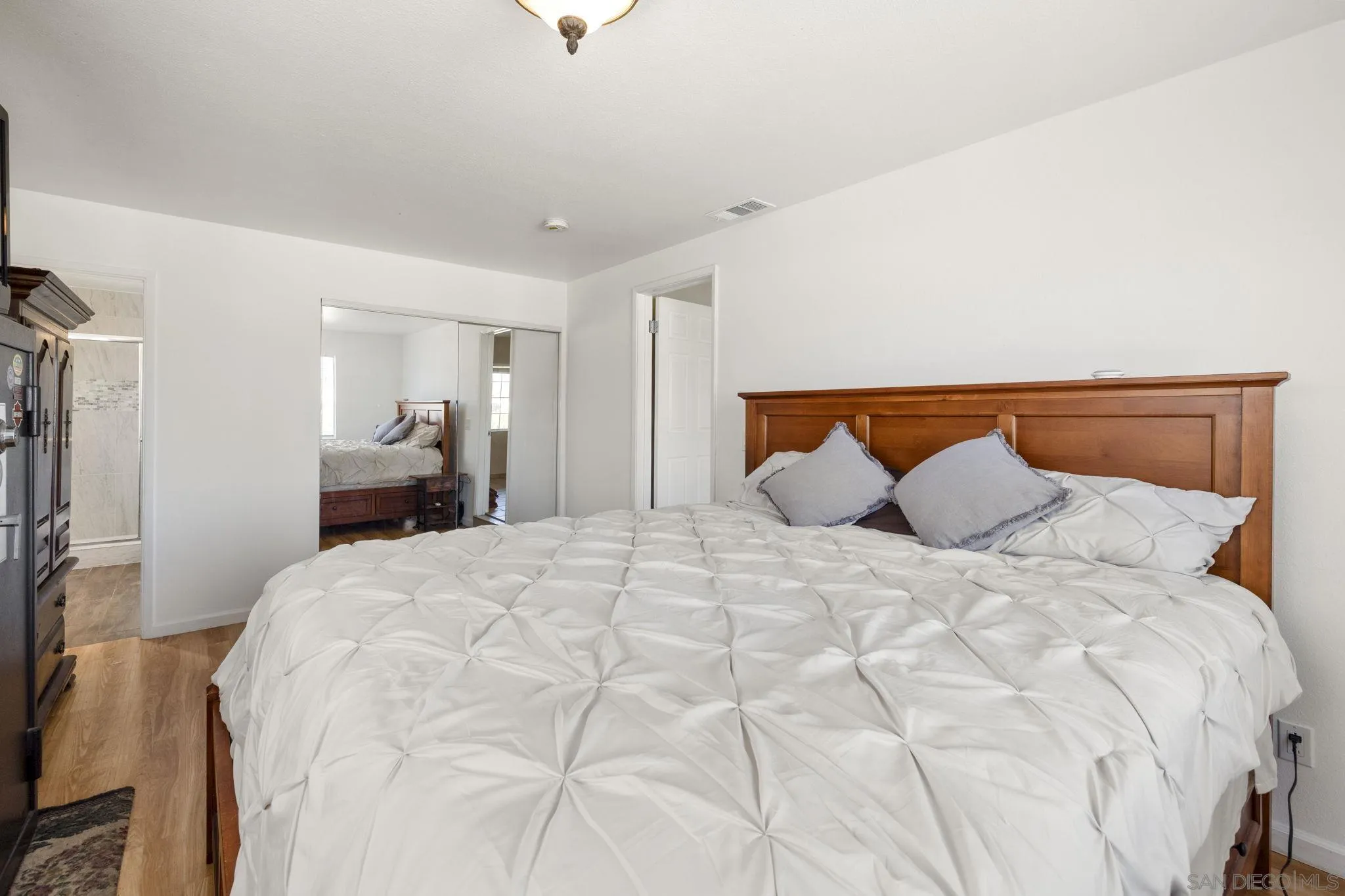 https://cdn.realtyfeed.com/cdn/127/260004117/7ca412b1449a9705465e43b84d22701b.webp