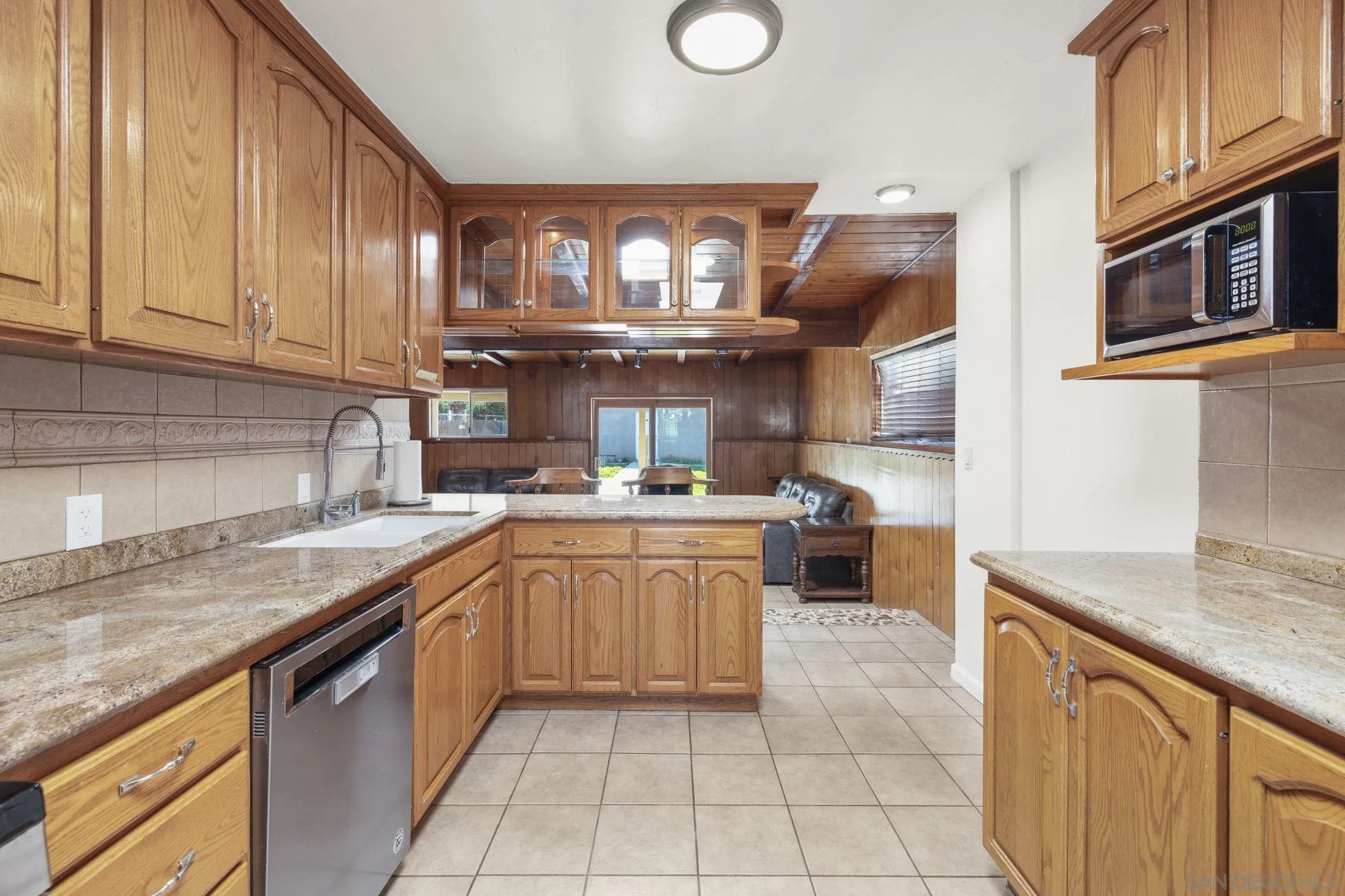 https://cdn.realtyfeed.com/cdn/127/260004117/b514db56b901ac17dcae27f96dd11ad4.webp