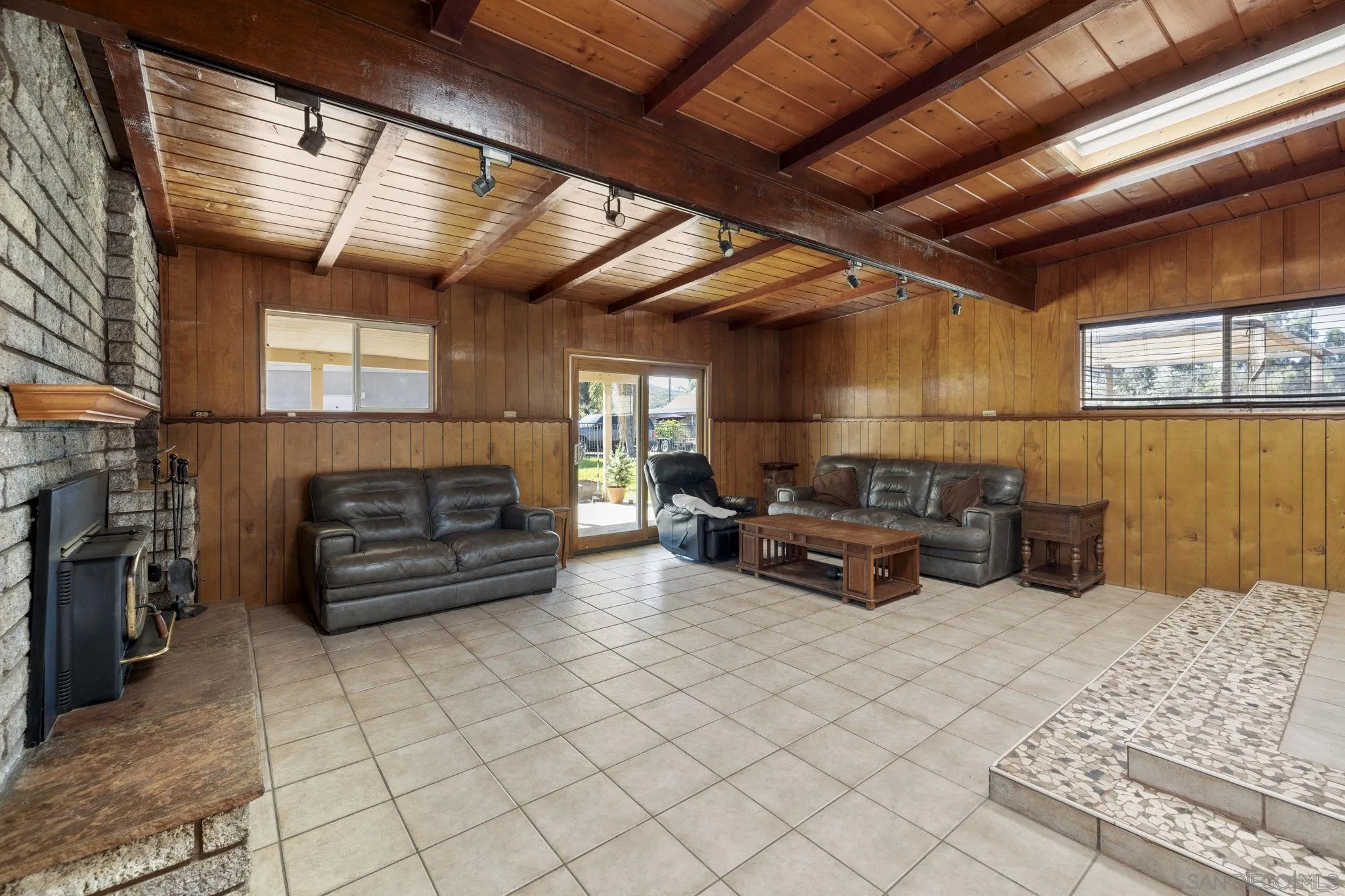 https://cdn.realtyfeed.com/cdn/127/260004117/cc7a2c7ec3970eed0c153afd4c512495.webp