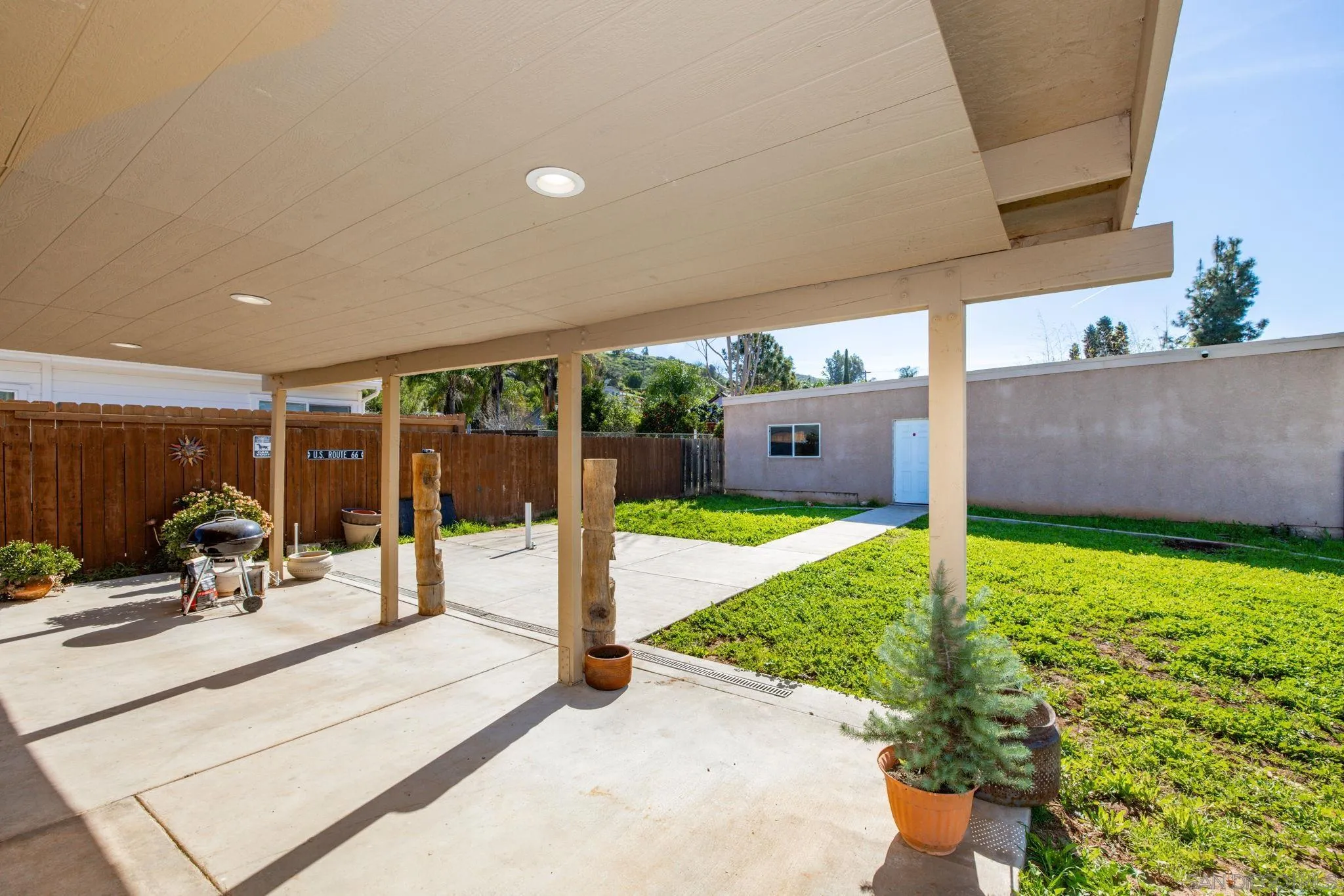 https://cdn.realtyfeed.com/cdn/127/260004117/ccc03e93fe6a43493849ea31281713e6.webp