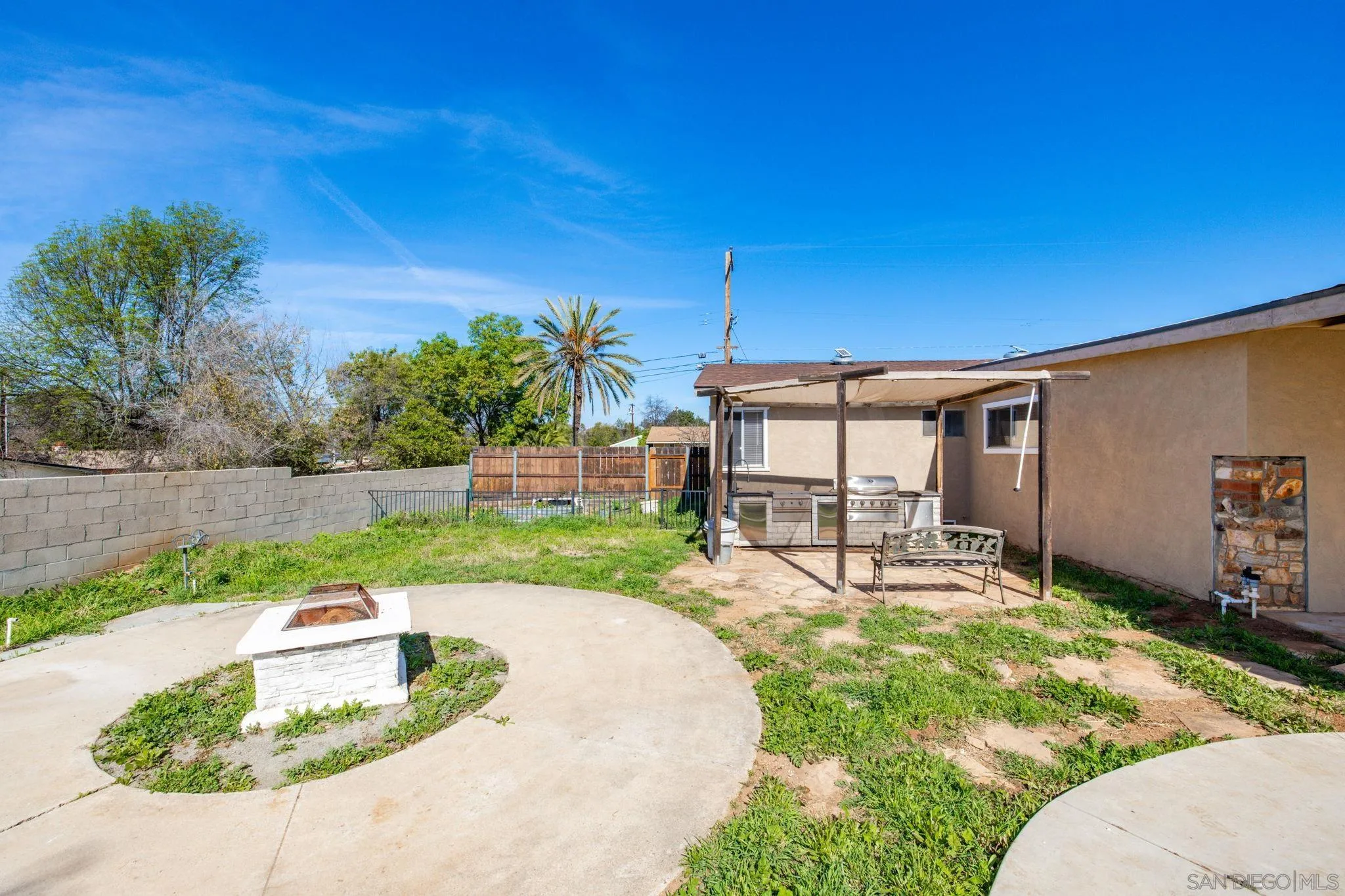 https://cdn.realtyfeed.com/cdn/127/260004117/d2c3b779184e15774b0604ec25574bf8.webp