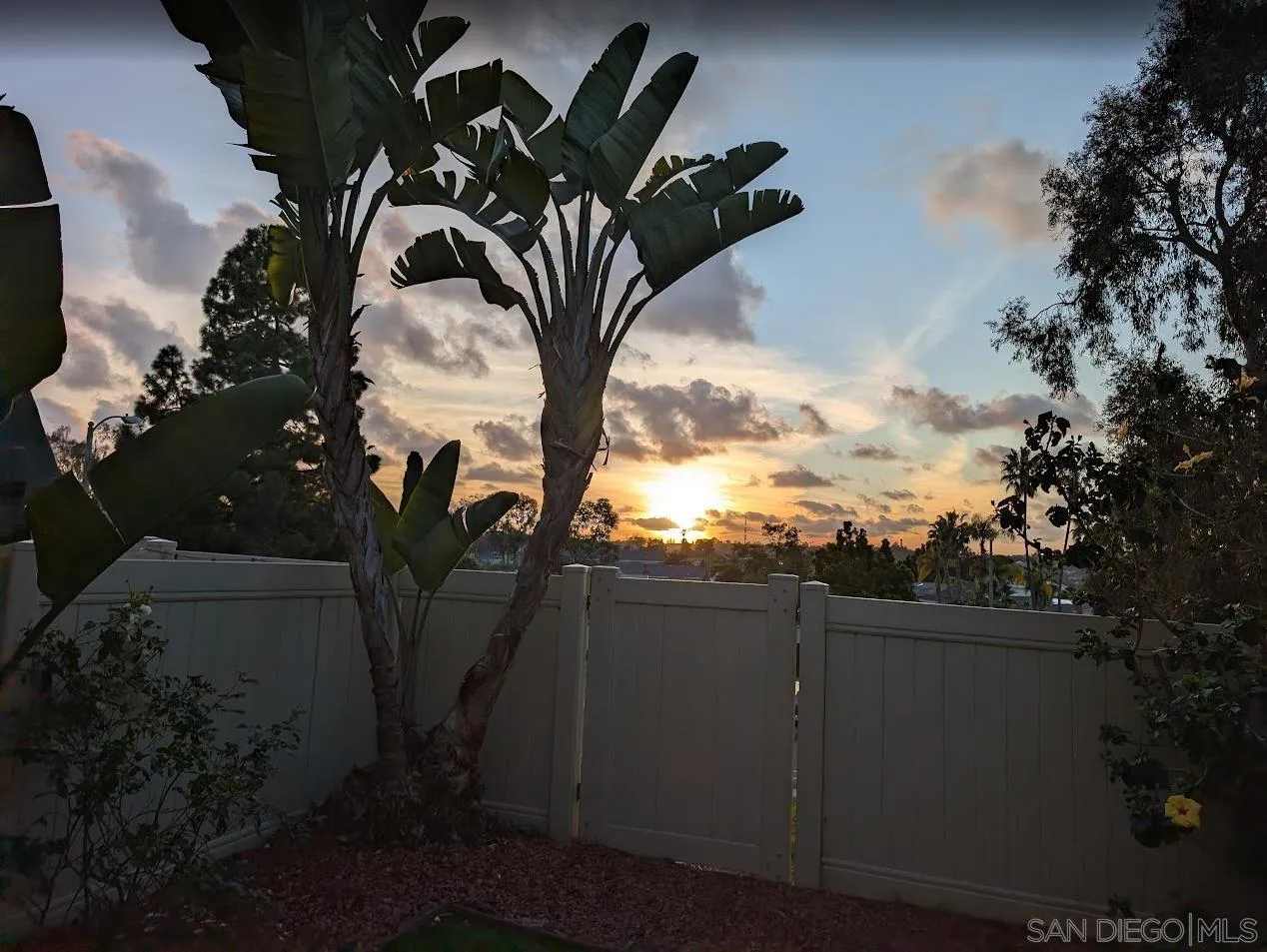 https://cdn.realtyfeed.com/cdn/127/260004118/69521a4184559ca3ef1654dece0940b3.webp