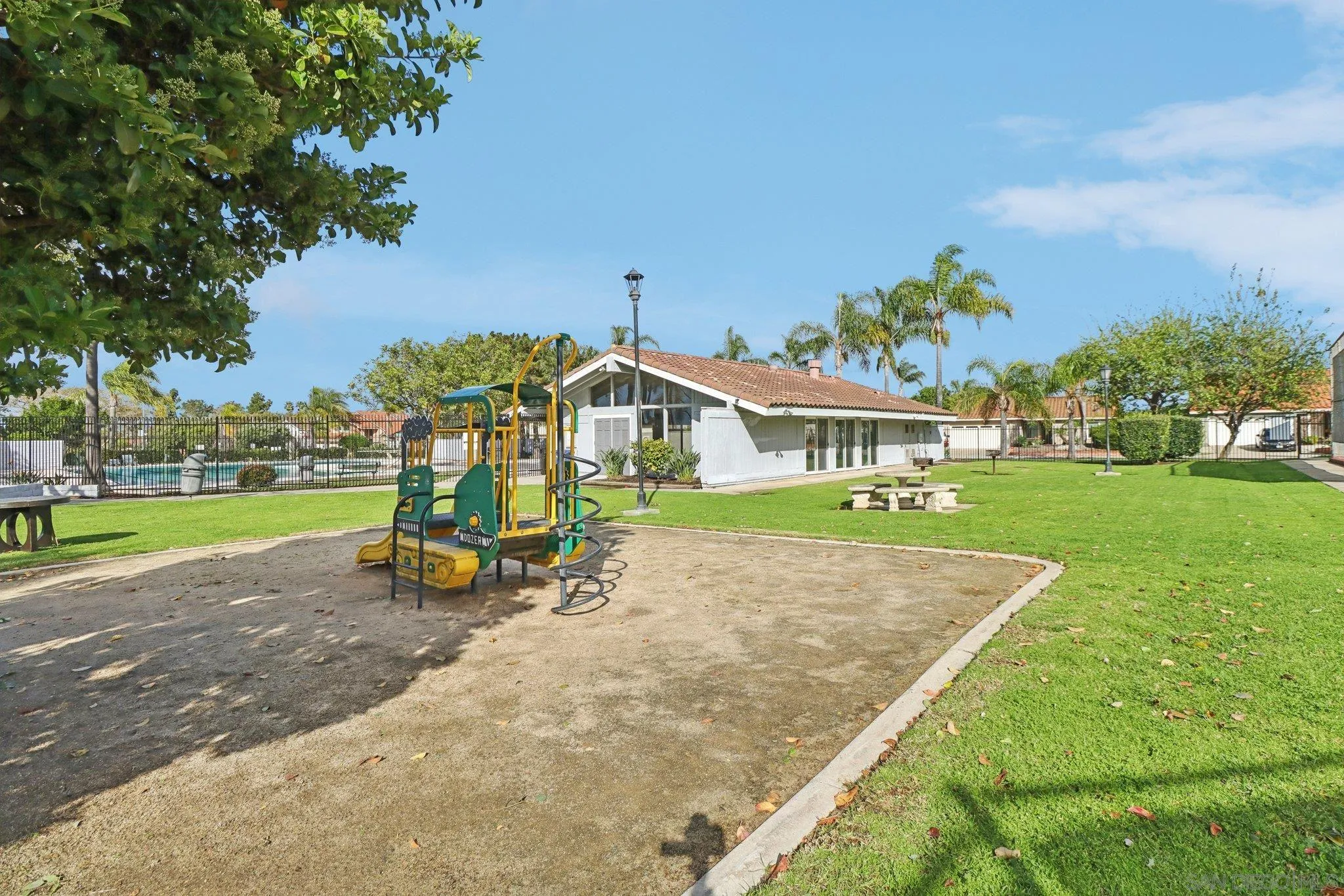 https://cdn.realtyfeed.com/cdn/127/260004118/9fd9497c03bacab19d065c4fba2281d2.webp