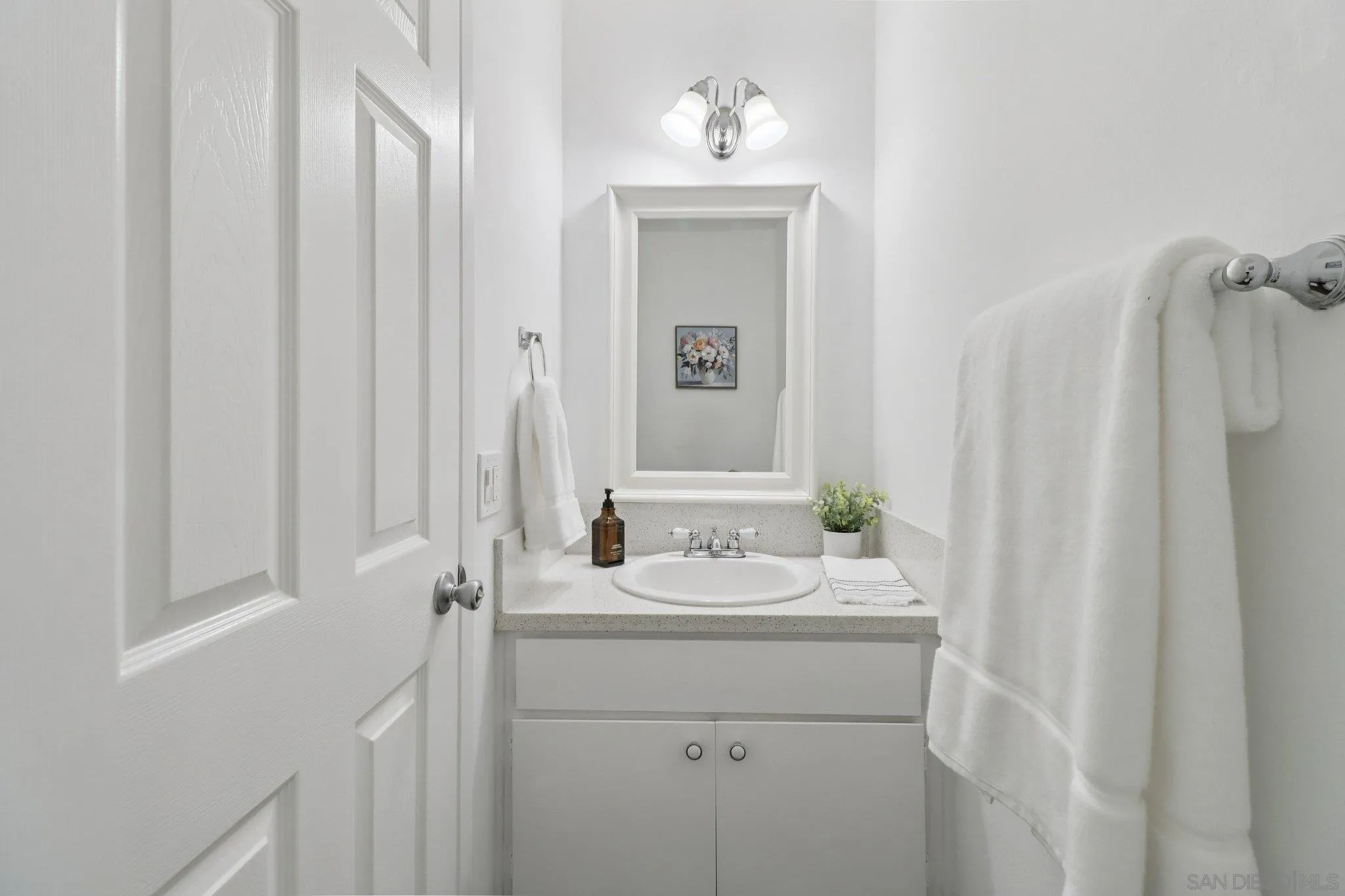 https://cdn.realtyfeed.com/cdn/127/260004118/ac5330d8f155893bc553f3d0069fd699.webp