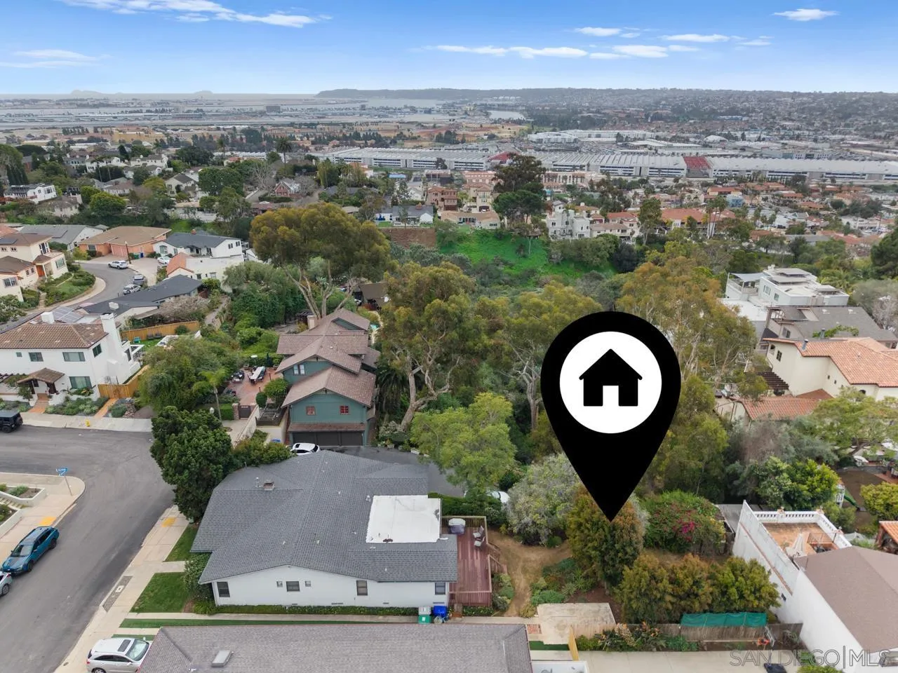 https://cdn.realtyfeed.com/cdn/127/260004121/f5dbf3bf4639a69d41750c87095437be.webp