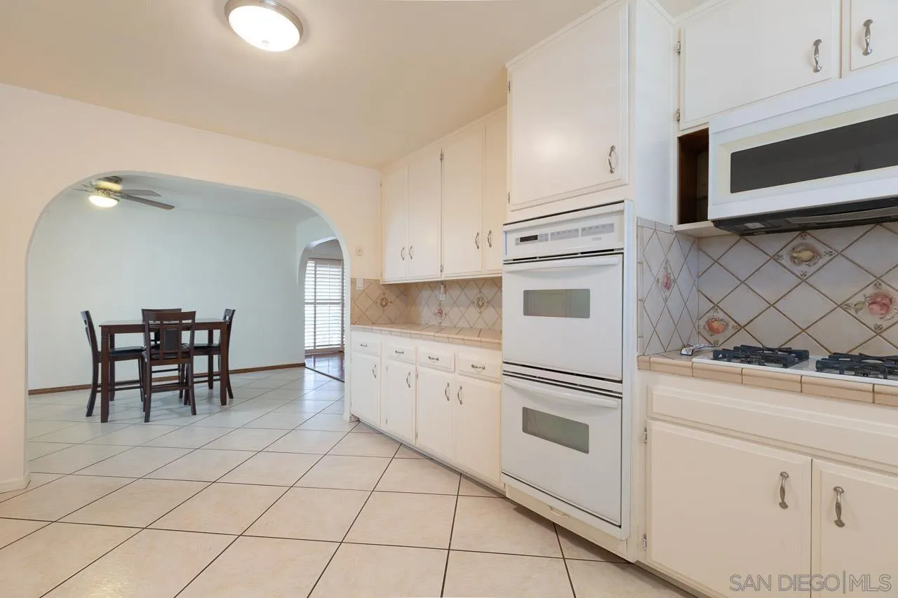 https://cdn.realtyfeed.com/cdn/127/260004127/b588146c7f033327f5630bf0ea816e04.webp