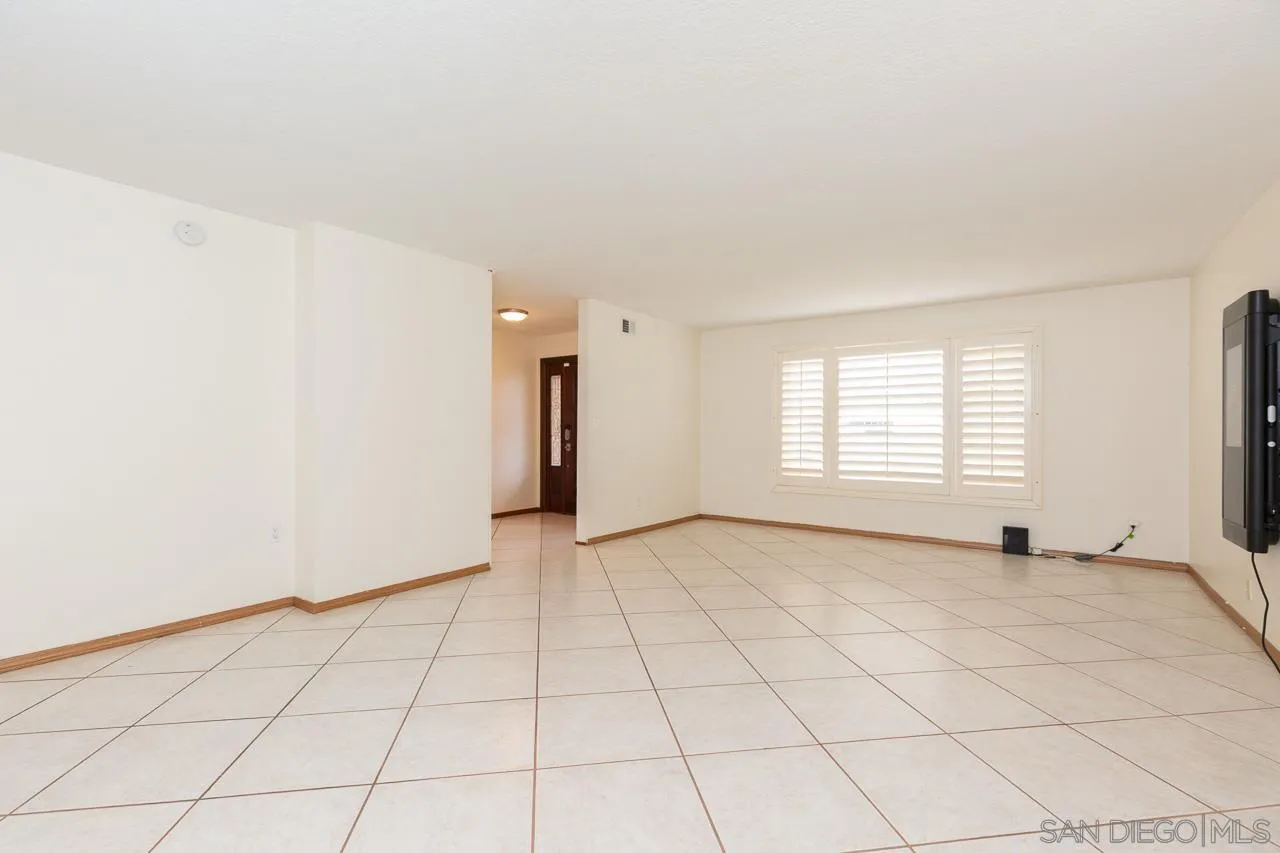 https://cdn.realtyfeed.com/cdn/127/260004127/b659721afaab12b9fd5a2fd1306a24f7.webp