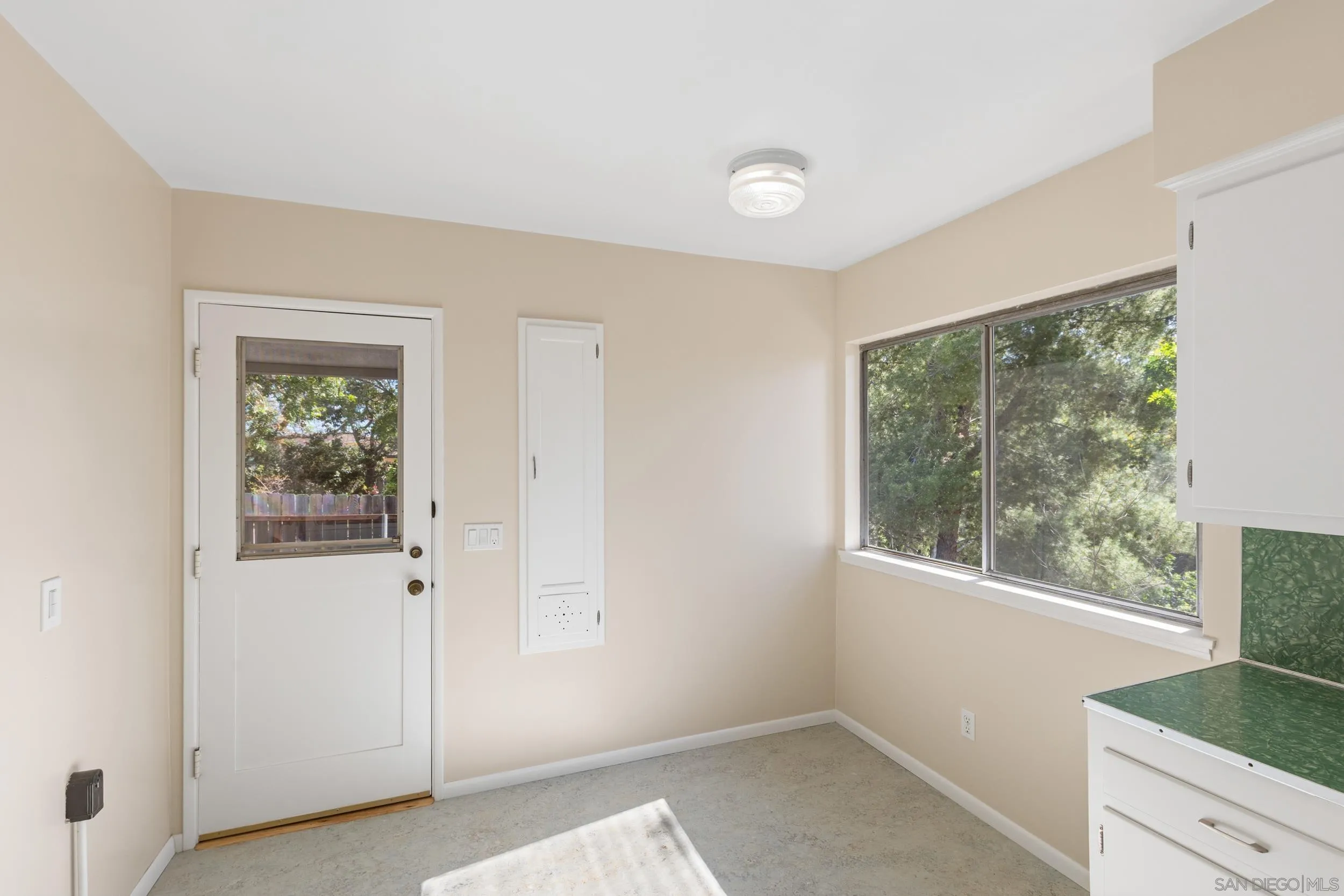 https://cdn.realtyfeed.com/cdn/127/260004147/748b421969175227e97a2a16480ef0e5.webp