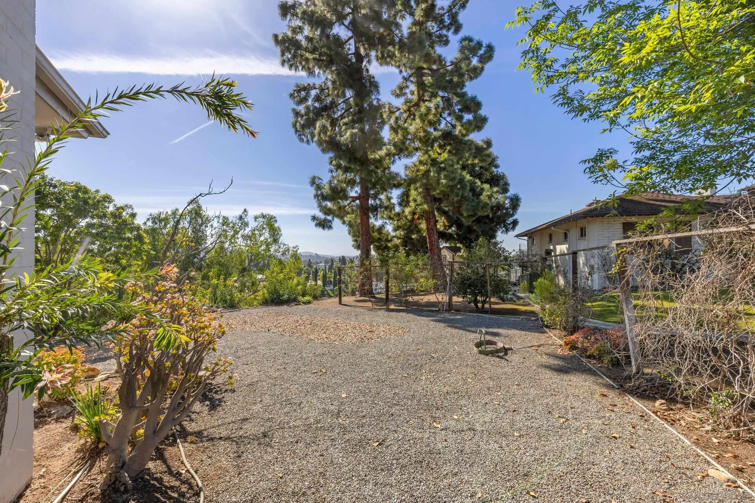 https://cdn.realtyfeed.com/cdn/127/260004147/d1d6c48f01f2ff7b6d56c6a4321c7830.webp