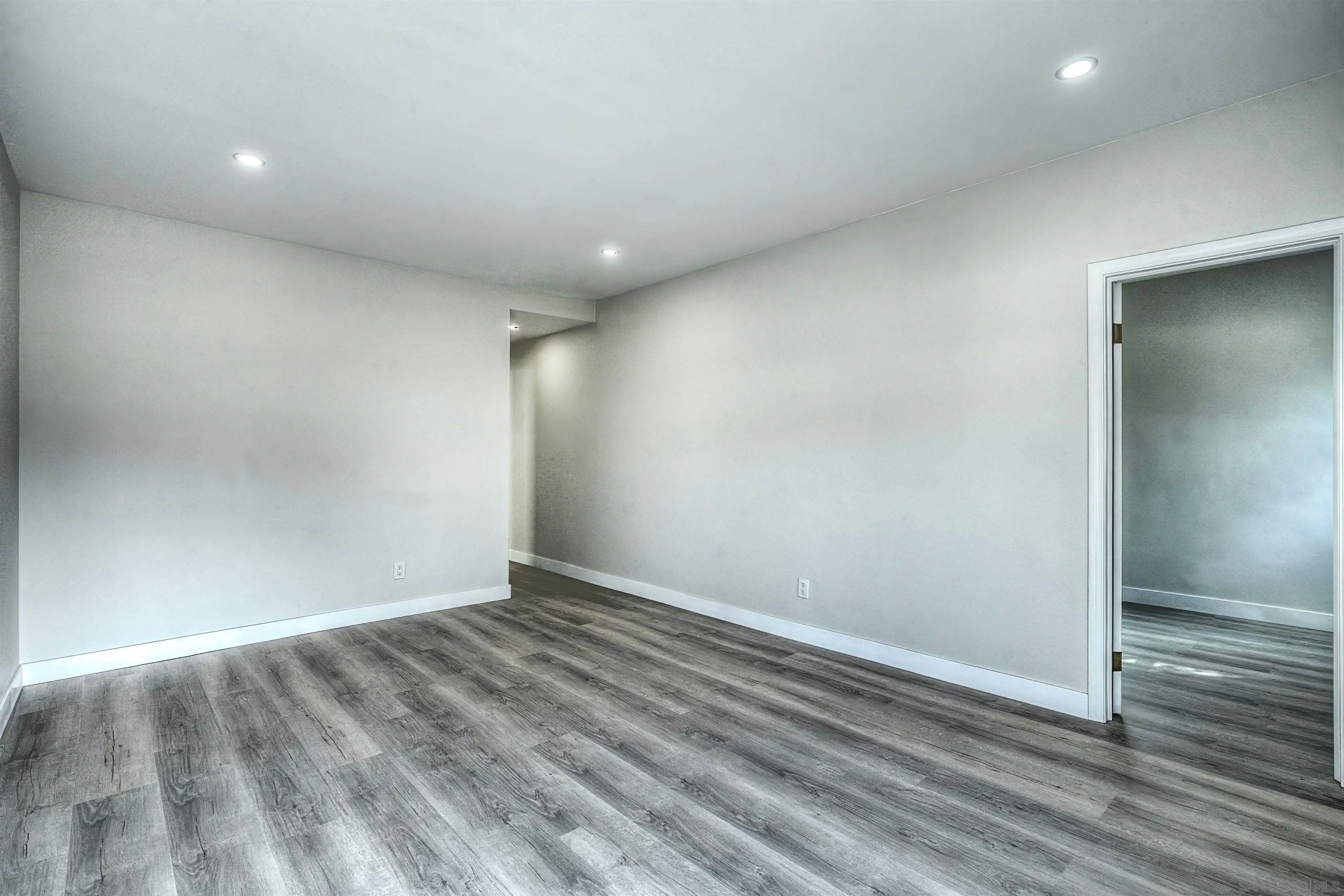 https://cdn.realtyfeed.com/cdn/127/260004155/b90669a2e62b0308894efe8c6e2503f5.webp