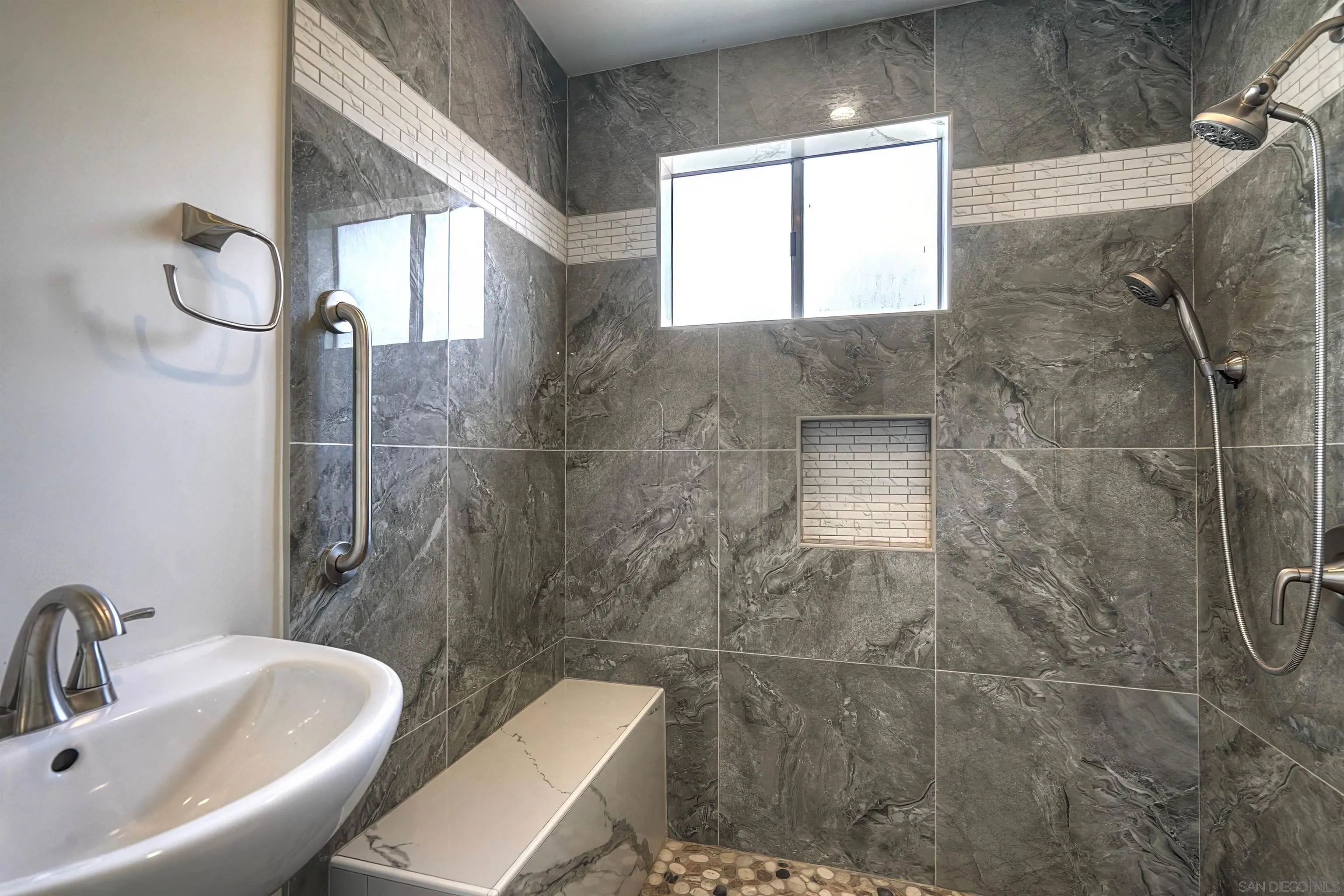 https://cdn.realtyfeed.com/cdn/127/260004155/bde524096b695fd396b6a65316d1c4f8.webp