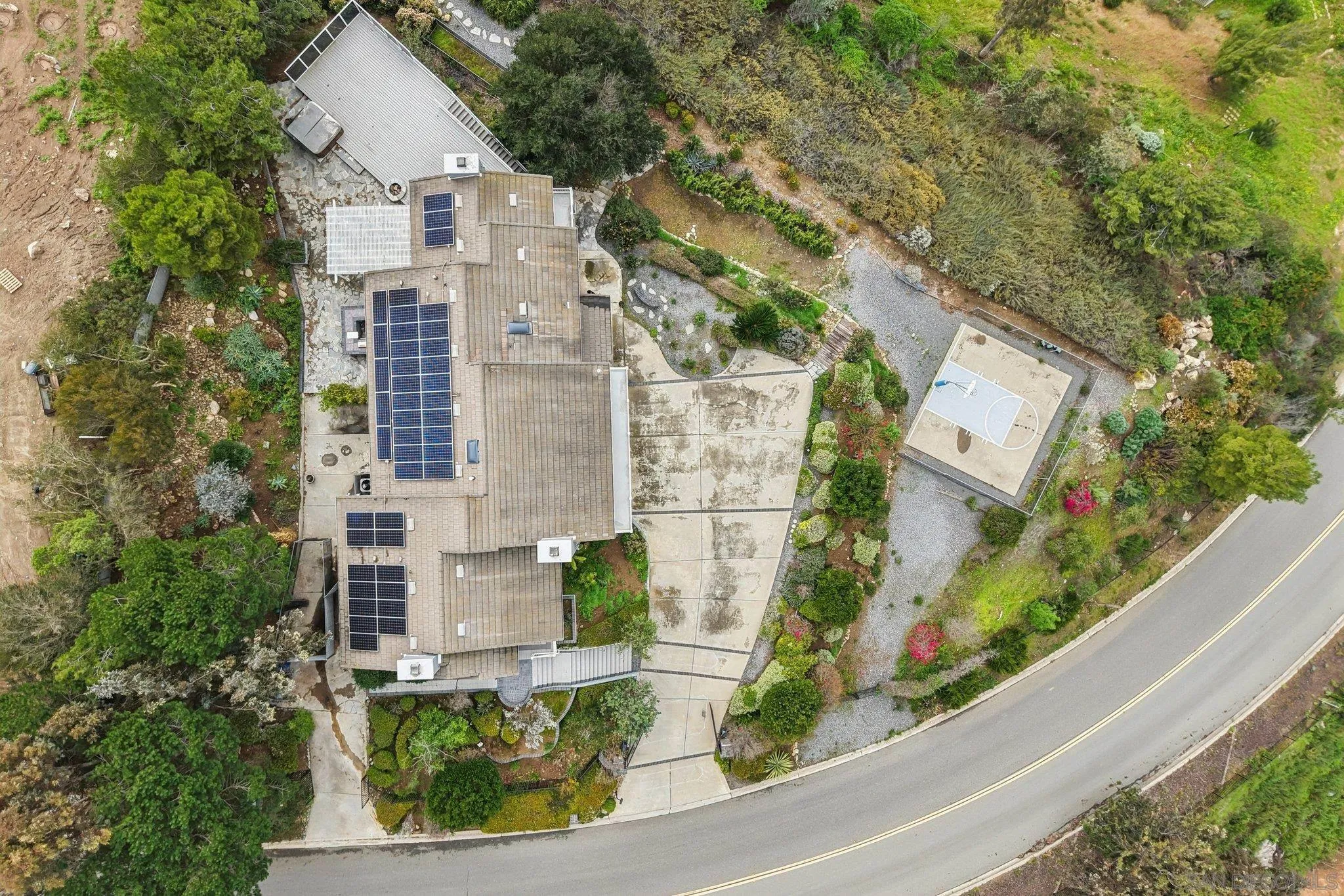 https://cdn.realtyfeed.com/cdn/127/260004160/4fcd1315626a395fb864df9c3e370b03.webp