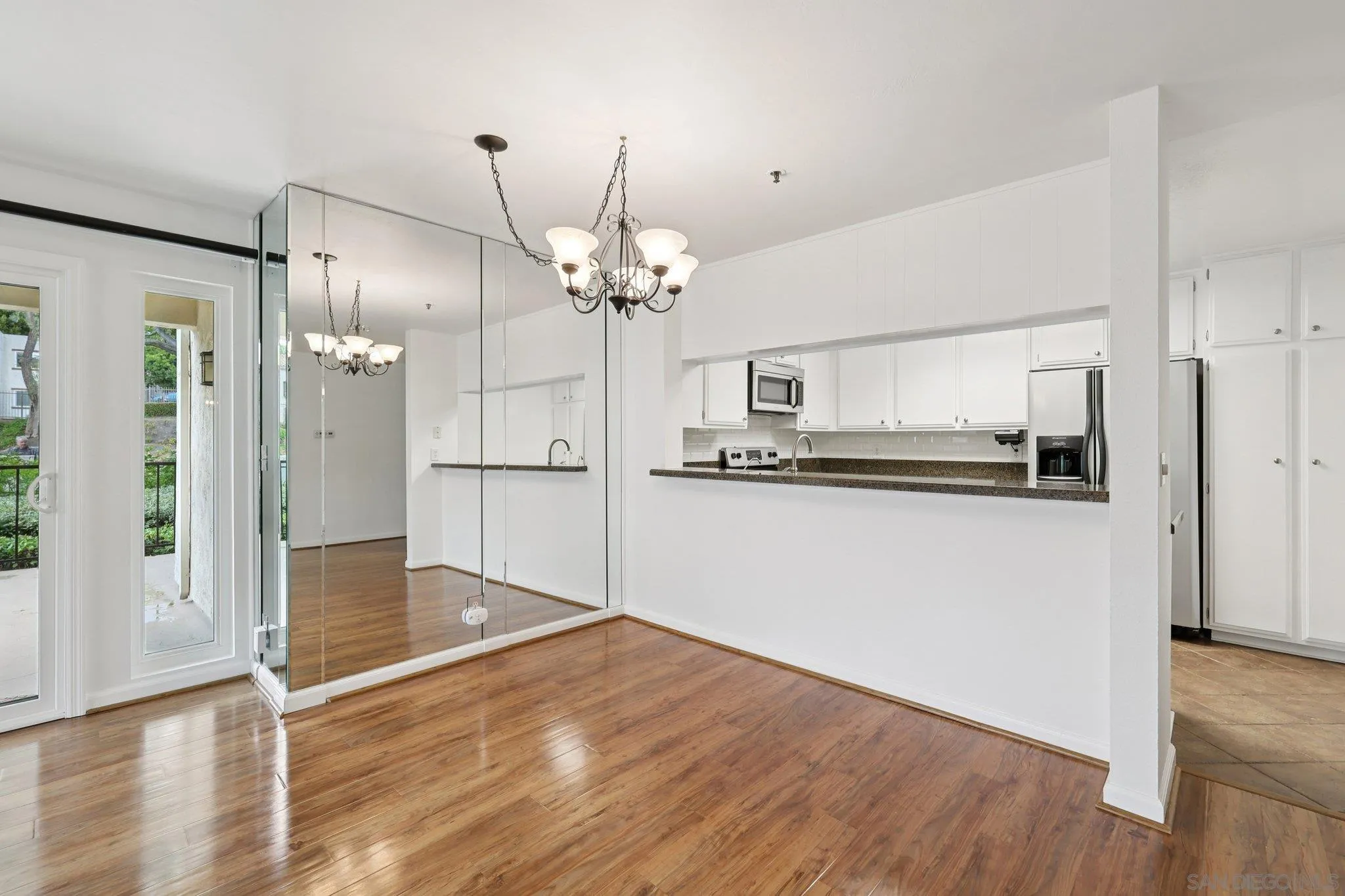 Photo #5: 260004161 Listing: Photo #5