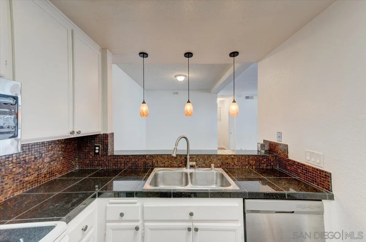 Photo #6: 260004175 Listing: Photo #6