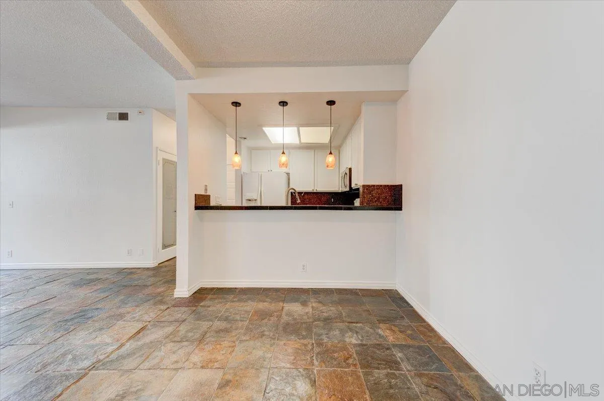 Photo #14: 260004175 Listing: Photo #14