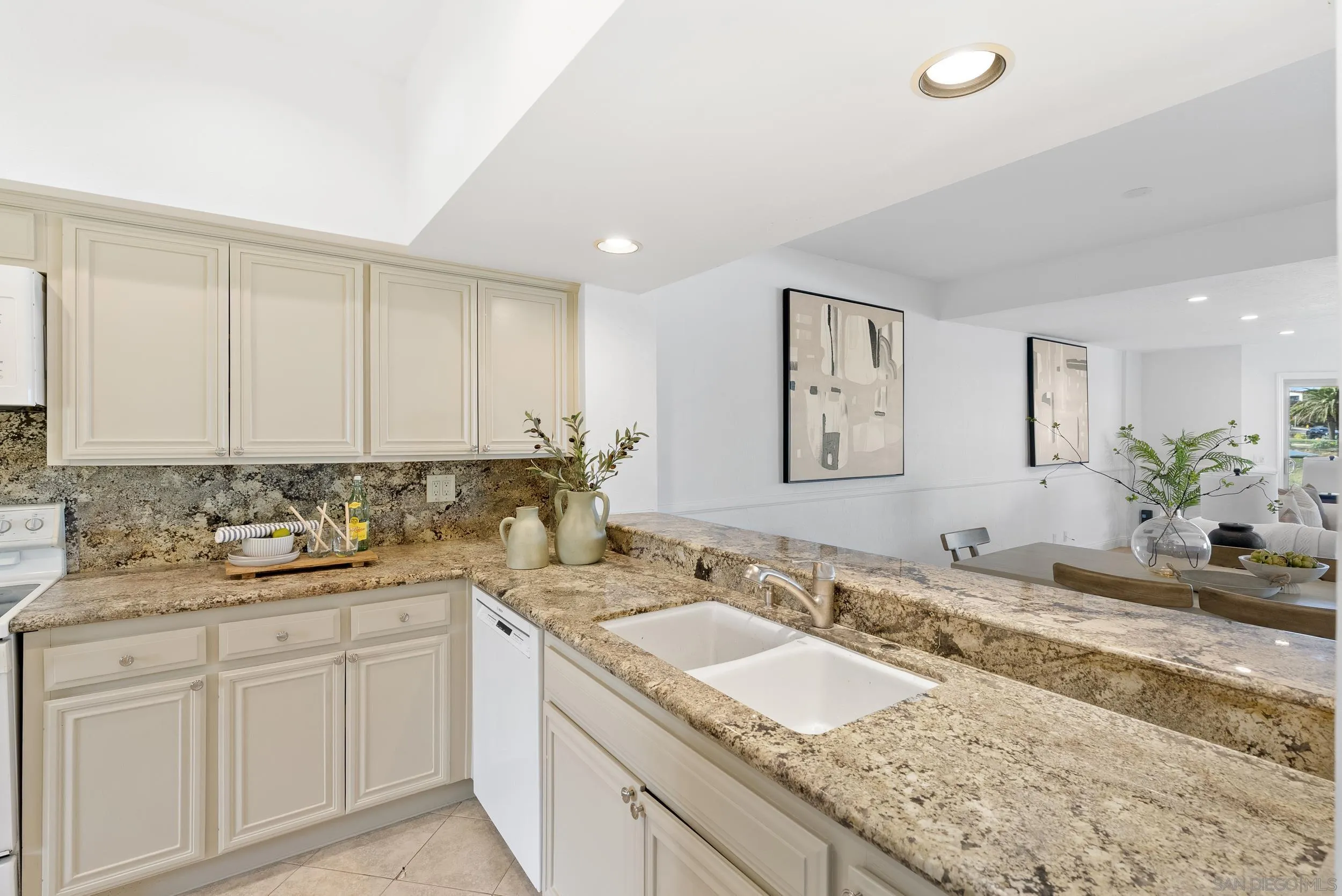 https://cdn.realtyfeed.com/cdn/127/260004180/4f3f27a66405f18d70a8864485984b39.webp