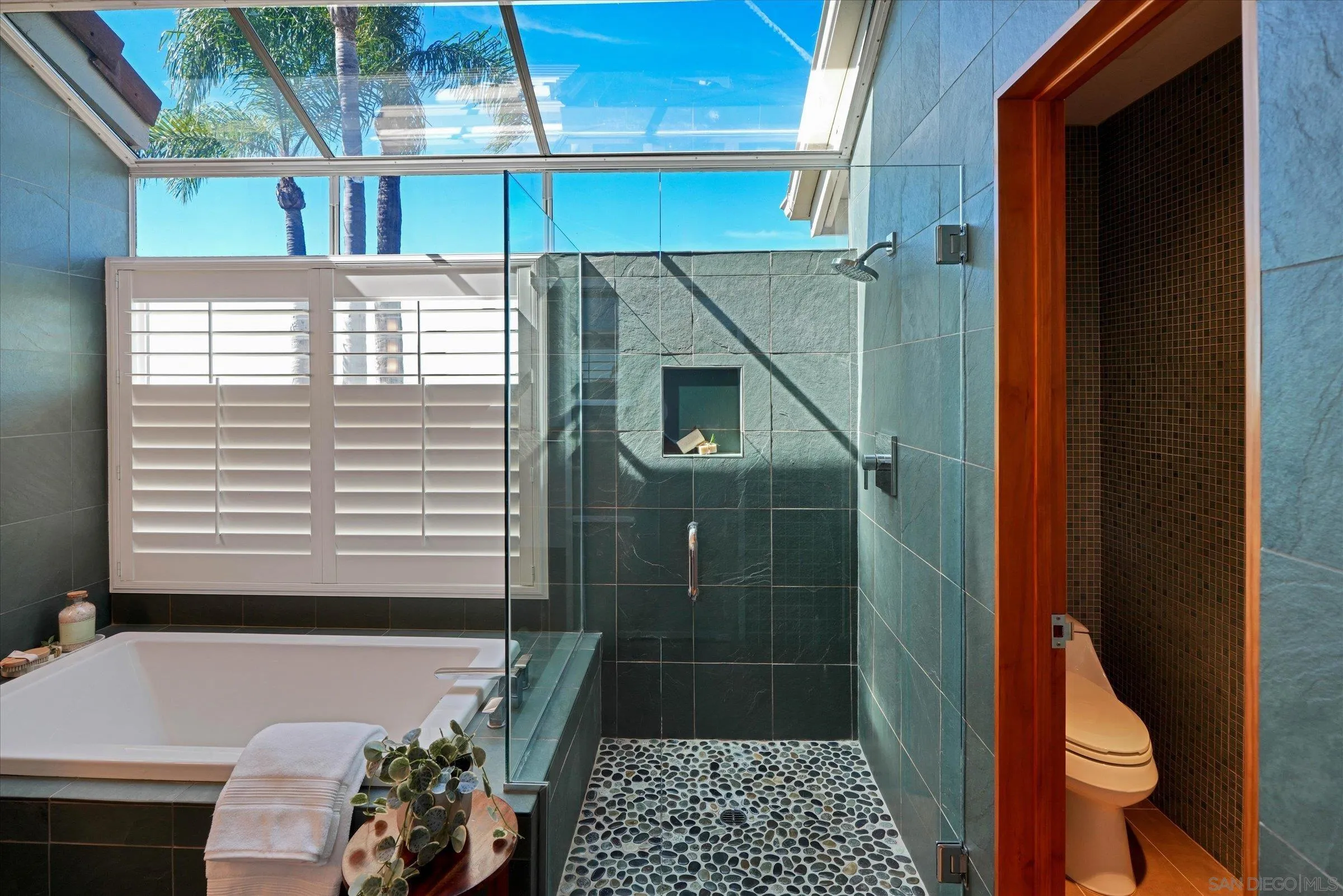 https://cdn.realtyfeed.com/cdn/127/260004188/0ea41153db3f7ed14d1b956f81e73c1d.webp