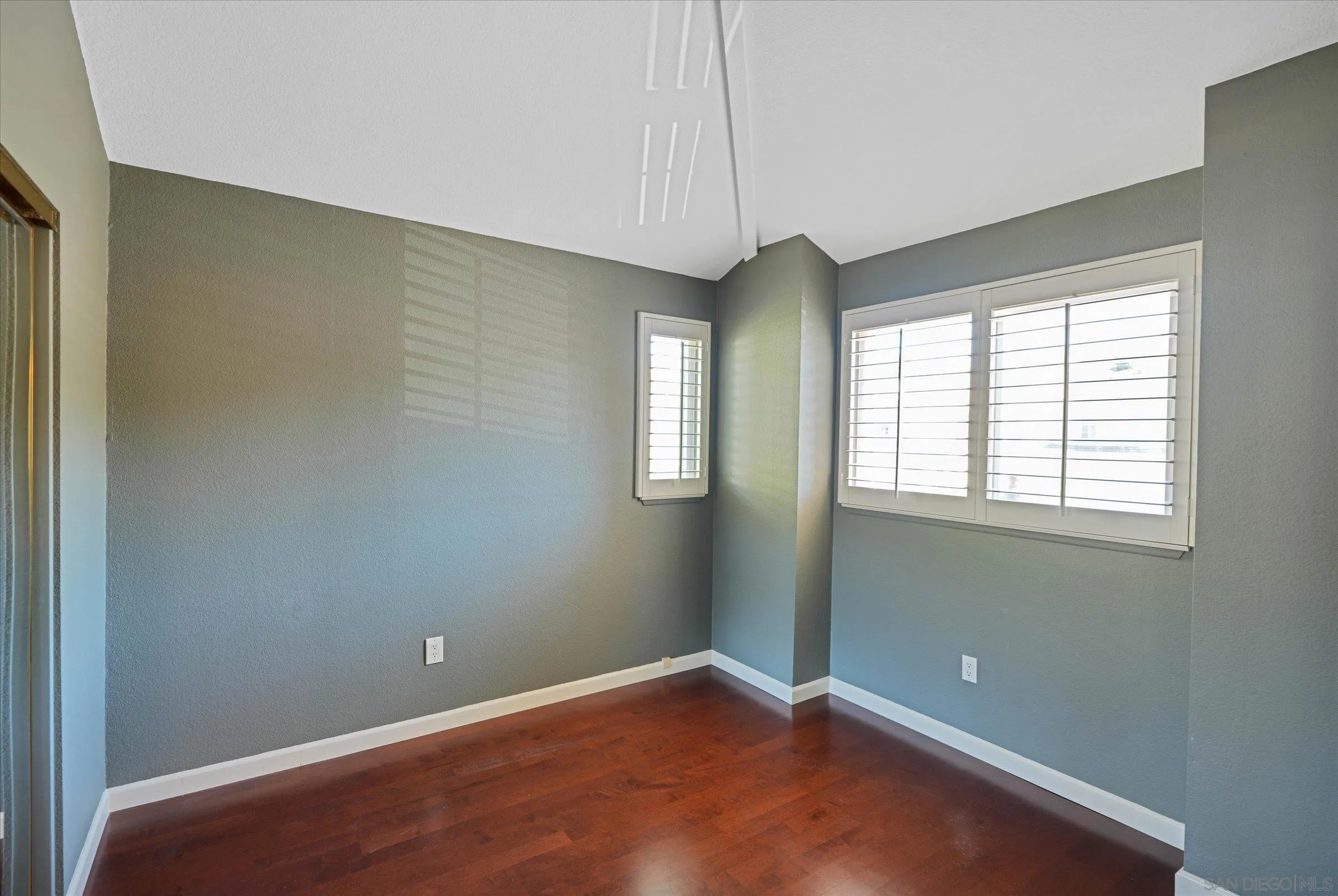 https://cdn.realtyfeed.com/cdn/127/260004188/10fac7f1181b9cd36d3c25dce719ad80.webp