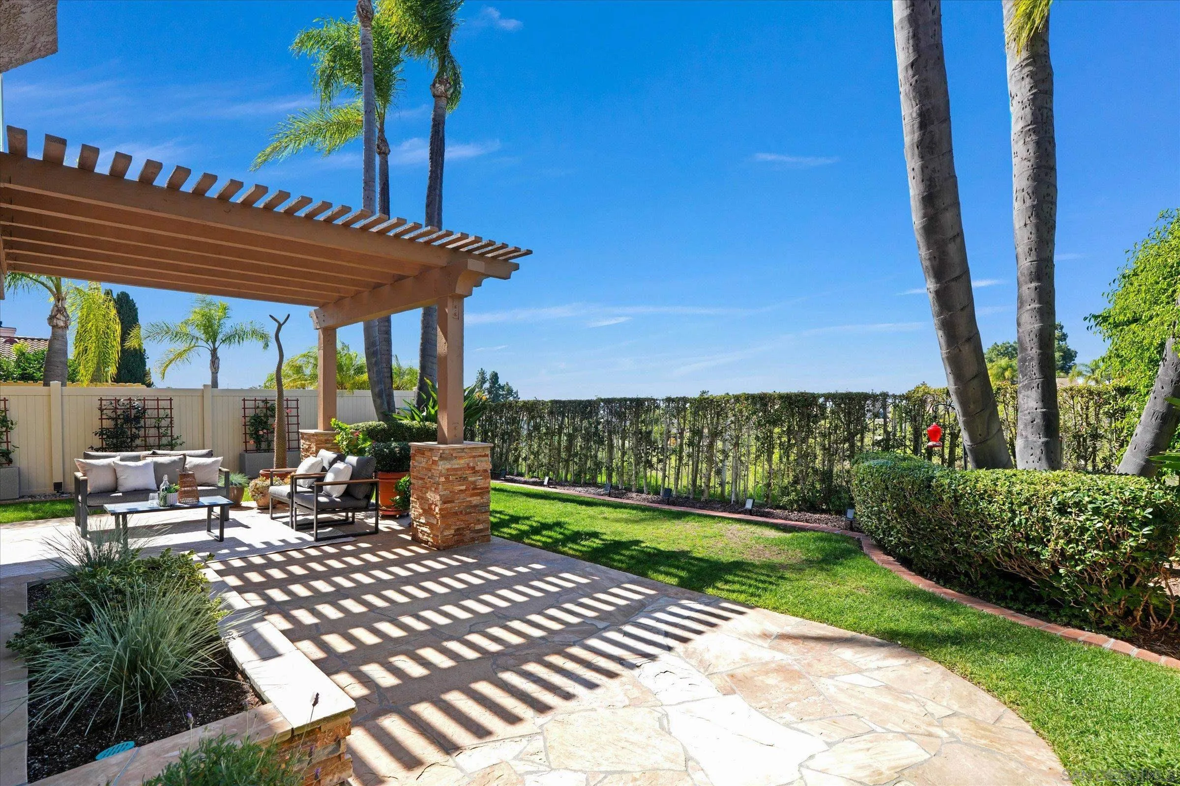 https://cdn.realtyfeed.com/cdn/127/260004188/2fdc4da5631e7a74c223c42d2b8b7ed1.webp