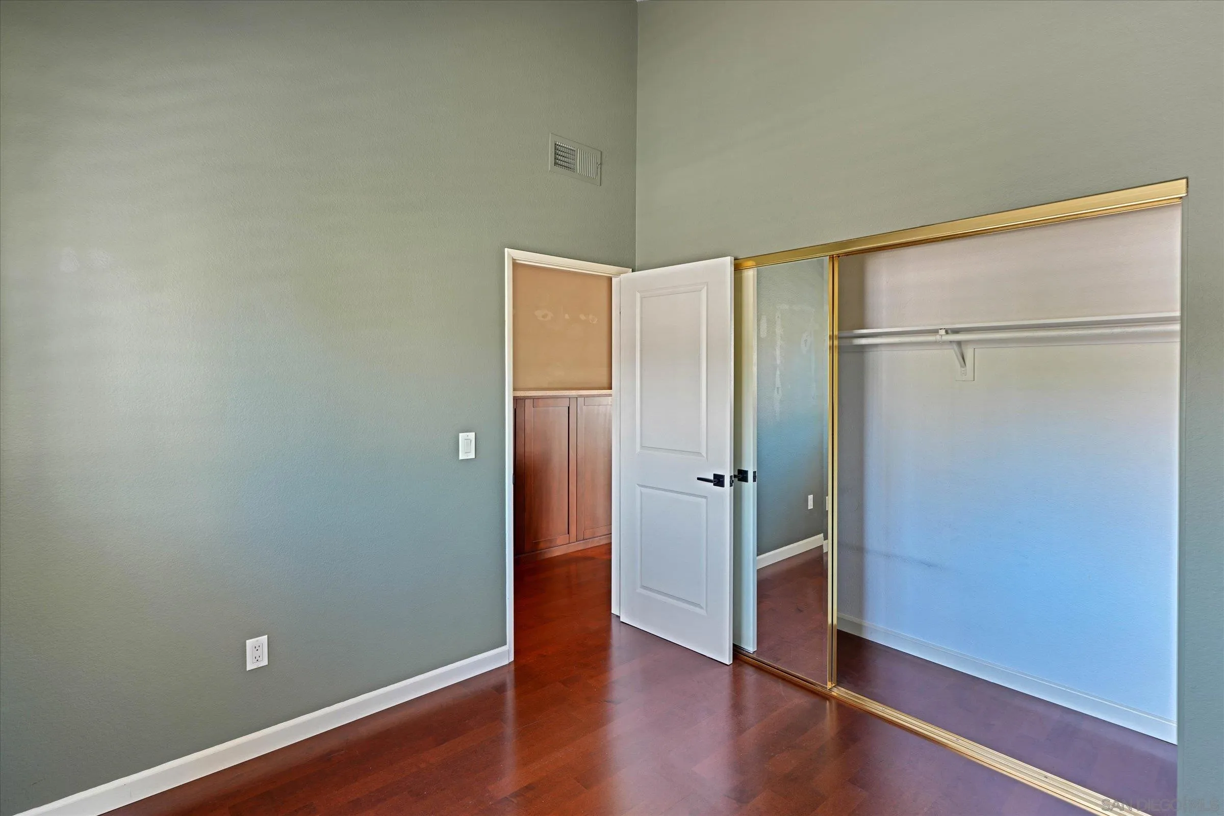 https://cdn.realtyfeed.com/cdn/127/260004188/6ad10c484920eb3d5ce9ad8077de8d8b.webp