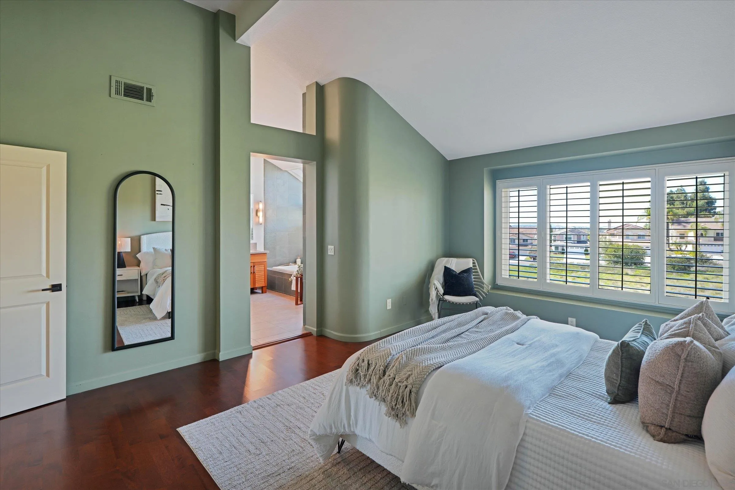 https://cdn.realtyfeed.com/cdn/127/260004188/a51a79b820318f0b1936ced4f676d05e.webp