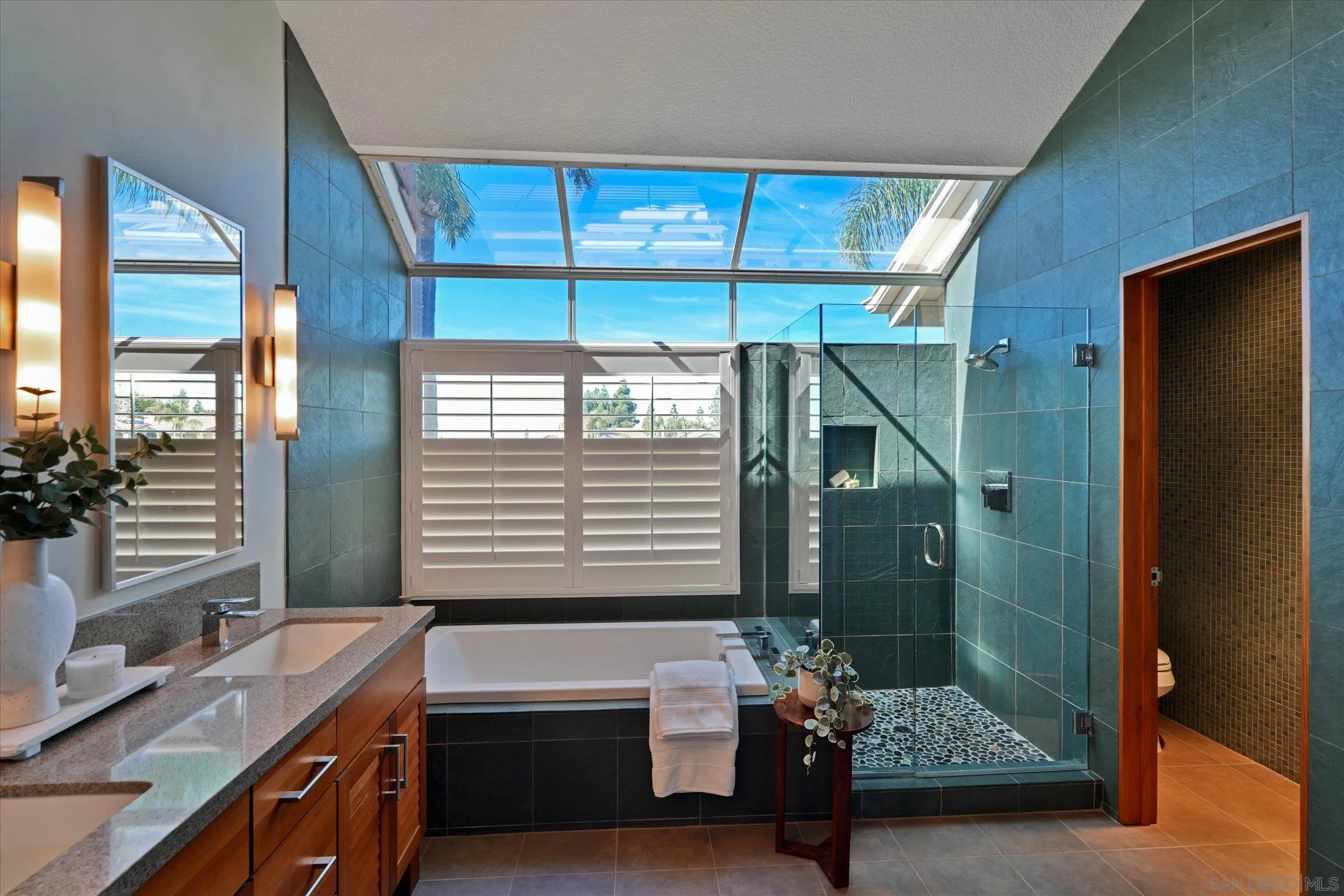 https://cdn.realtyfeed.com/cdn/127/260004188/da15981012d851b26a583909946f7b57.webp