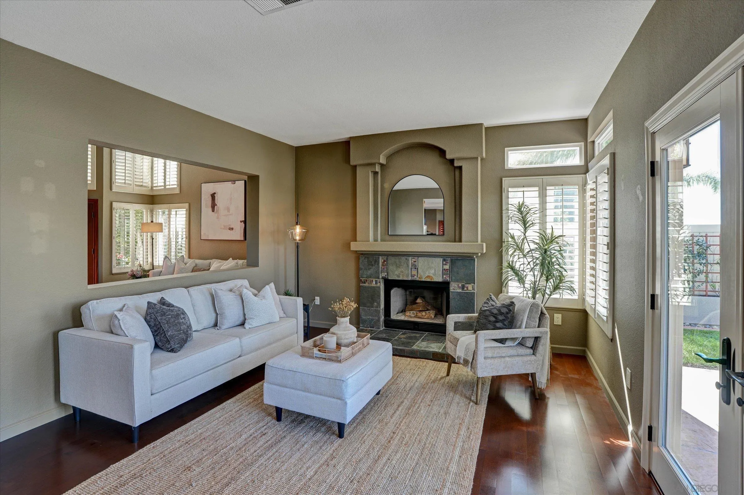 https://cdn.realtyfeed.com/cdn/127/260004188/f9943a488db4c9d1a6872f1d1c67b0f9.webp