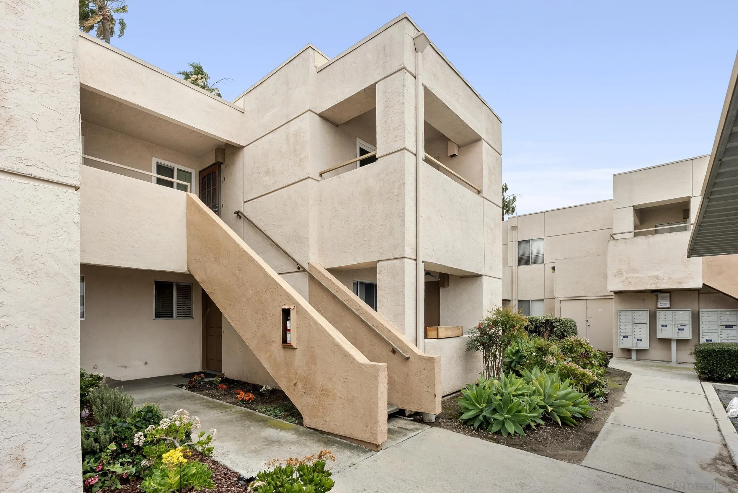 Photo #1: 260004196 Listing: Photo #1