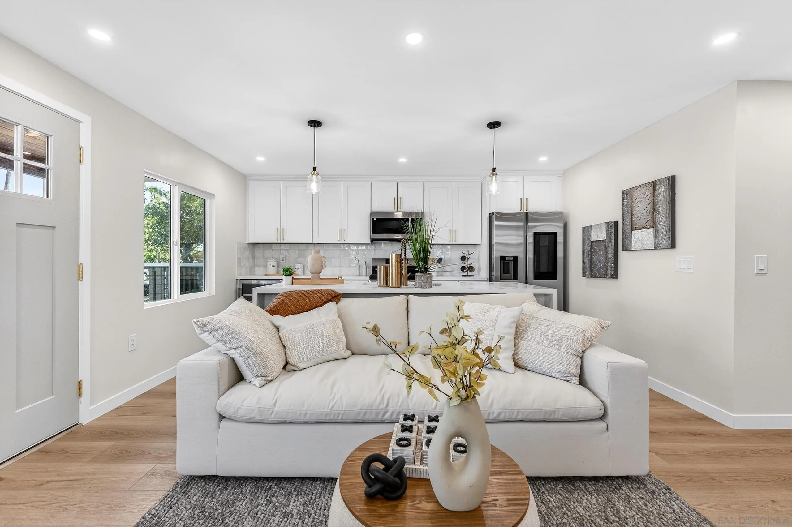 https://cdn.realtyfeed.com/cdn/127/260004198/053b984ddd8e3b9e73d7124f348d1c0f.webp