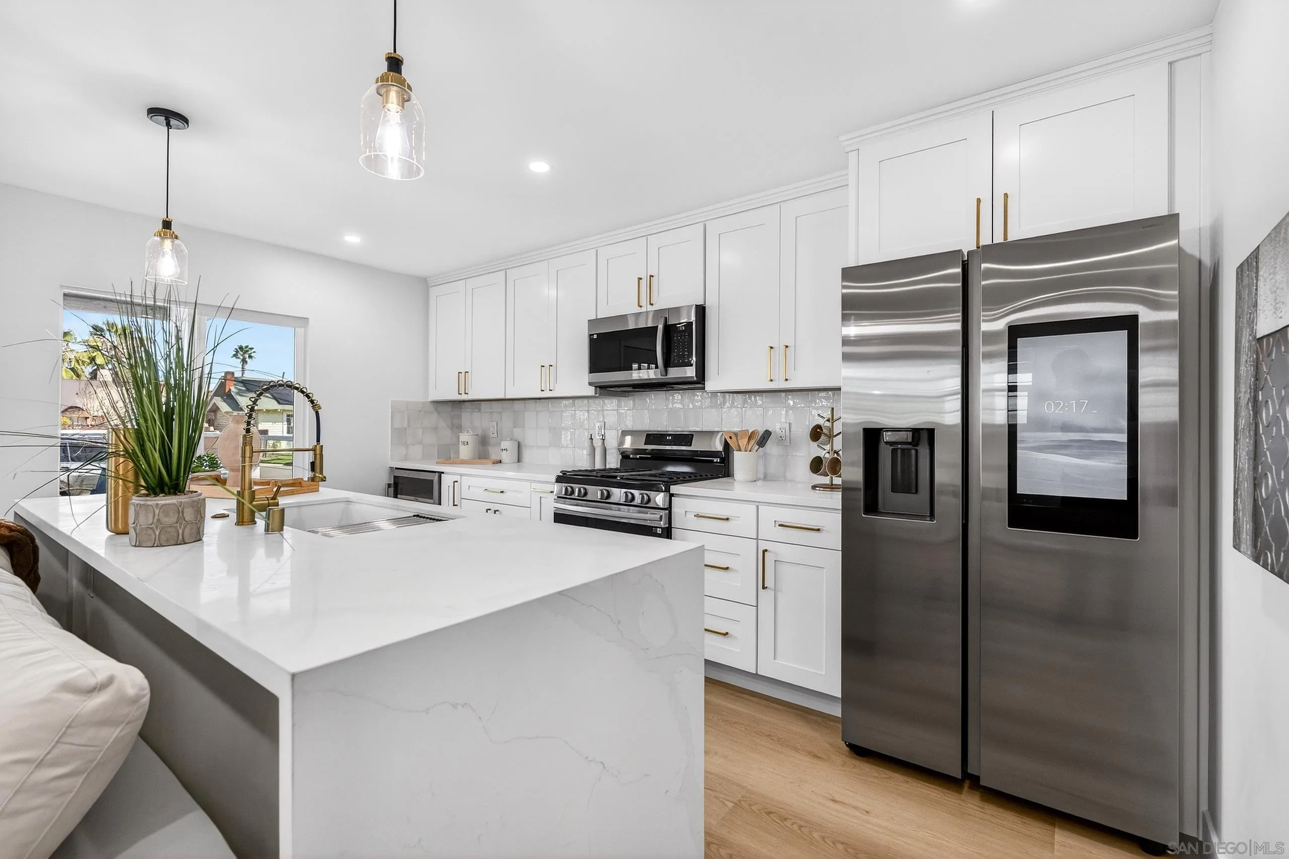https://cdn.realtyfeed.com/cdn/127/260004198/2d8984107a1d0c2fa8b84930d771c567.webp