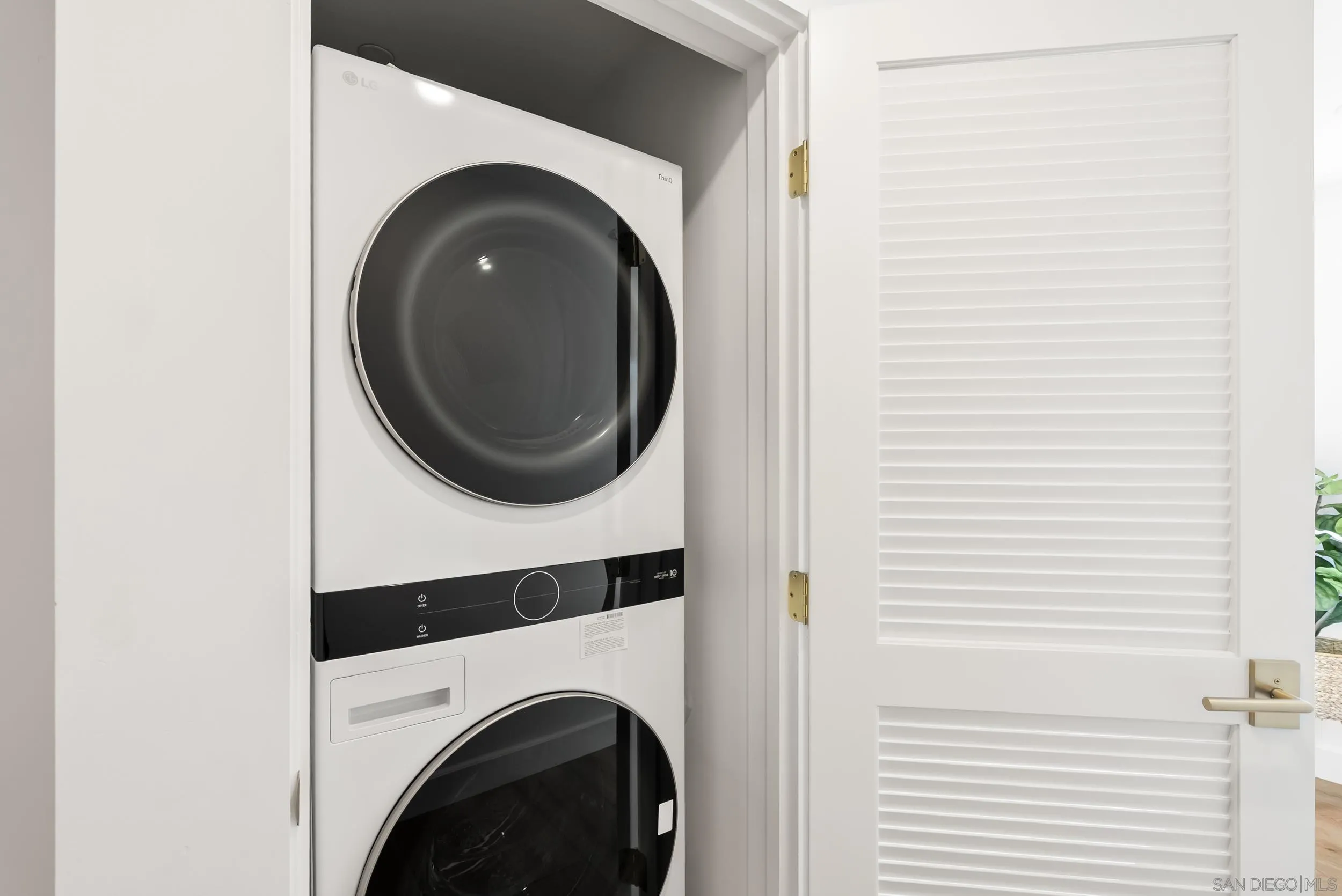 Photo #9: 2600042 Listing: Photo #9