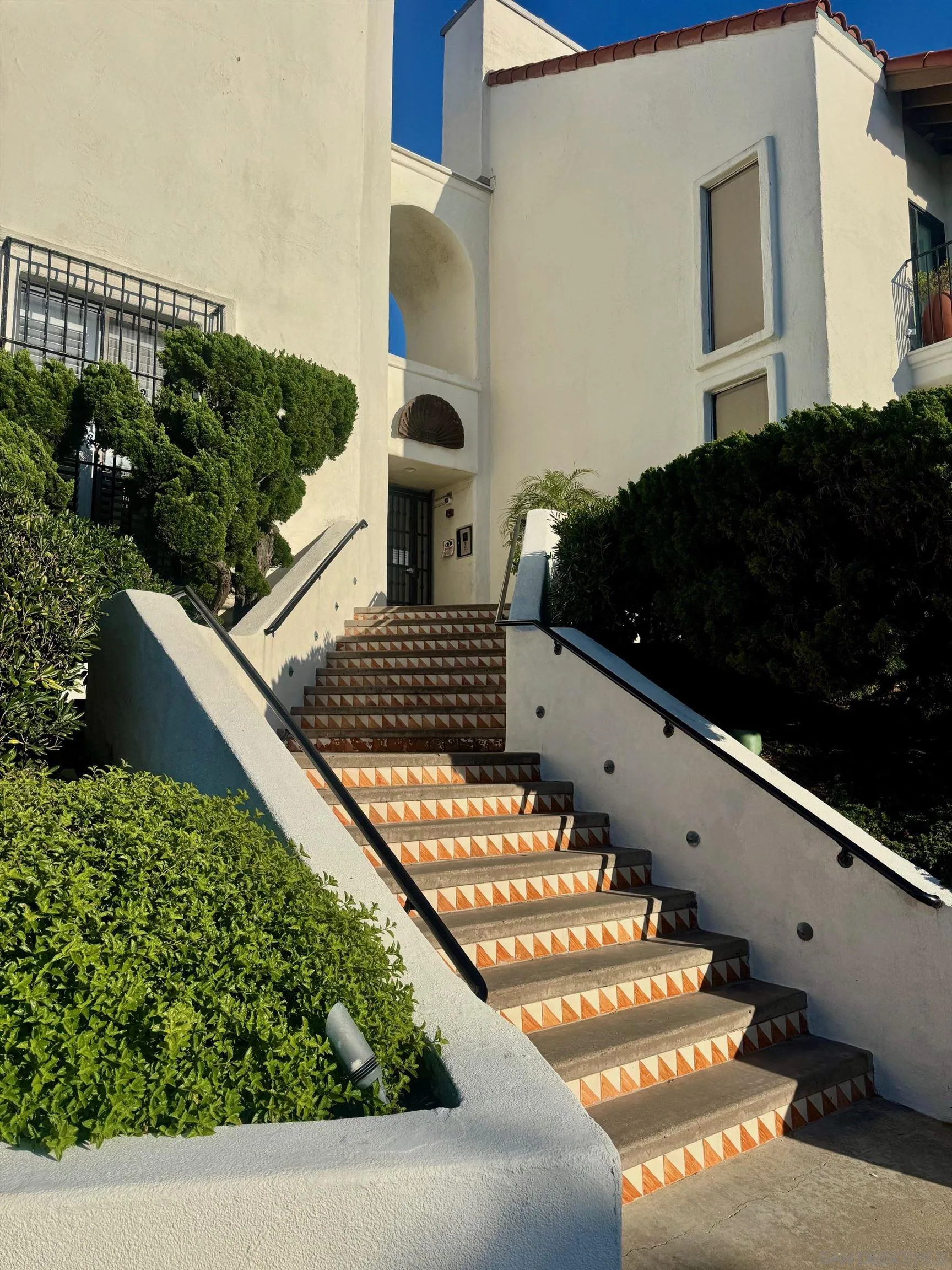 Photo #2: 260004201 Listing: Photo #2