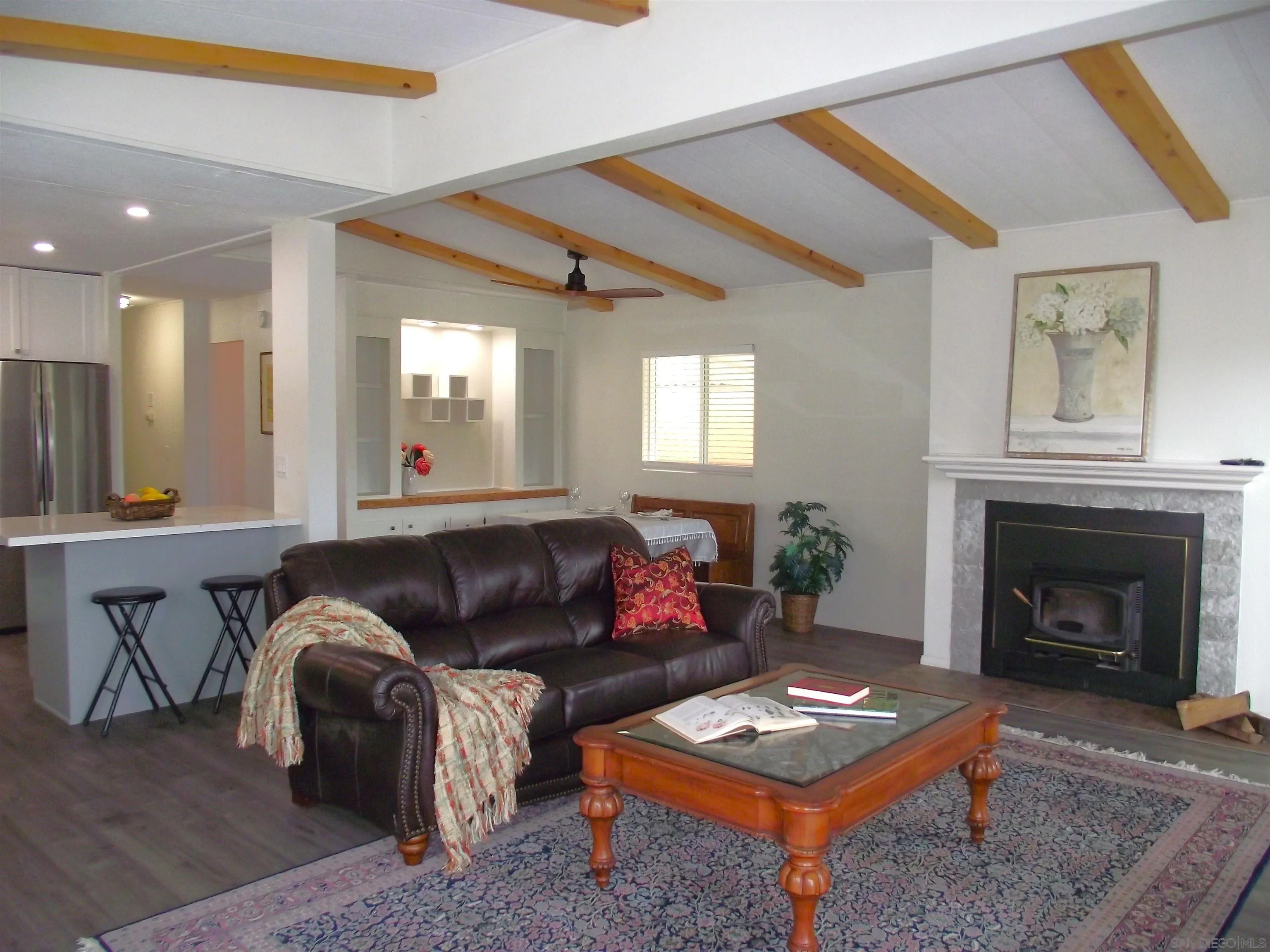 https://cdn.realtyfeed.com/cdn/127/260004203/7181040ee5f753aaf225081325385cc5.webp