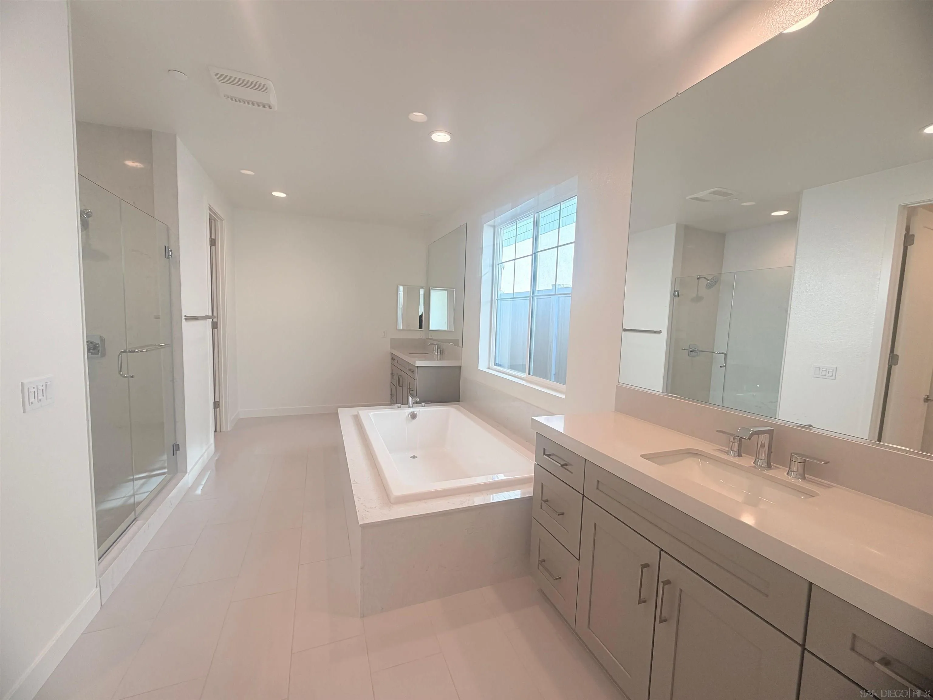 https://cdn.realtyfeed.com/cdn/127/260004216/3f28d66334b6382f76a1936fd16ab09c.webp