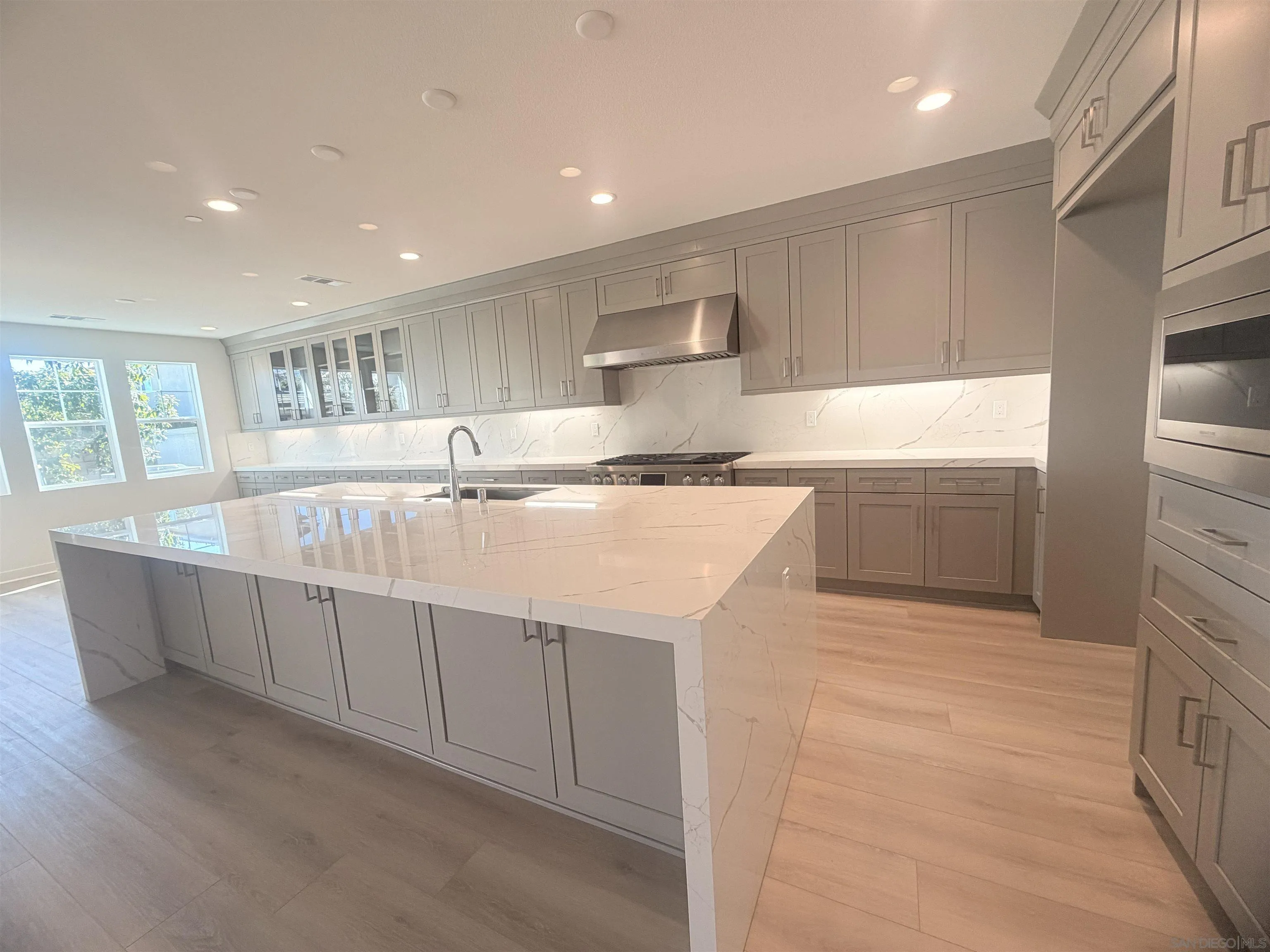 https://cdn.realtyfeed.com/cdn/127/260004216/61f0594ddf0cd9dc1baed0ca70f01129.webp