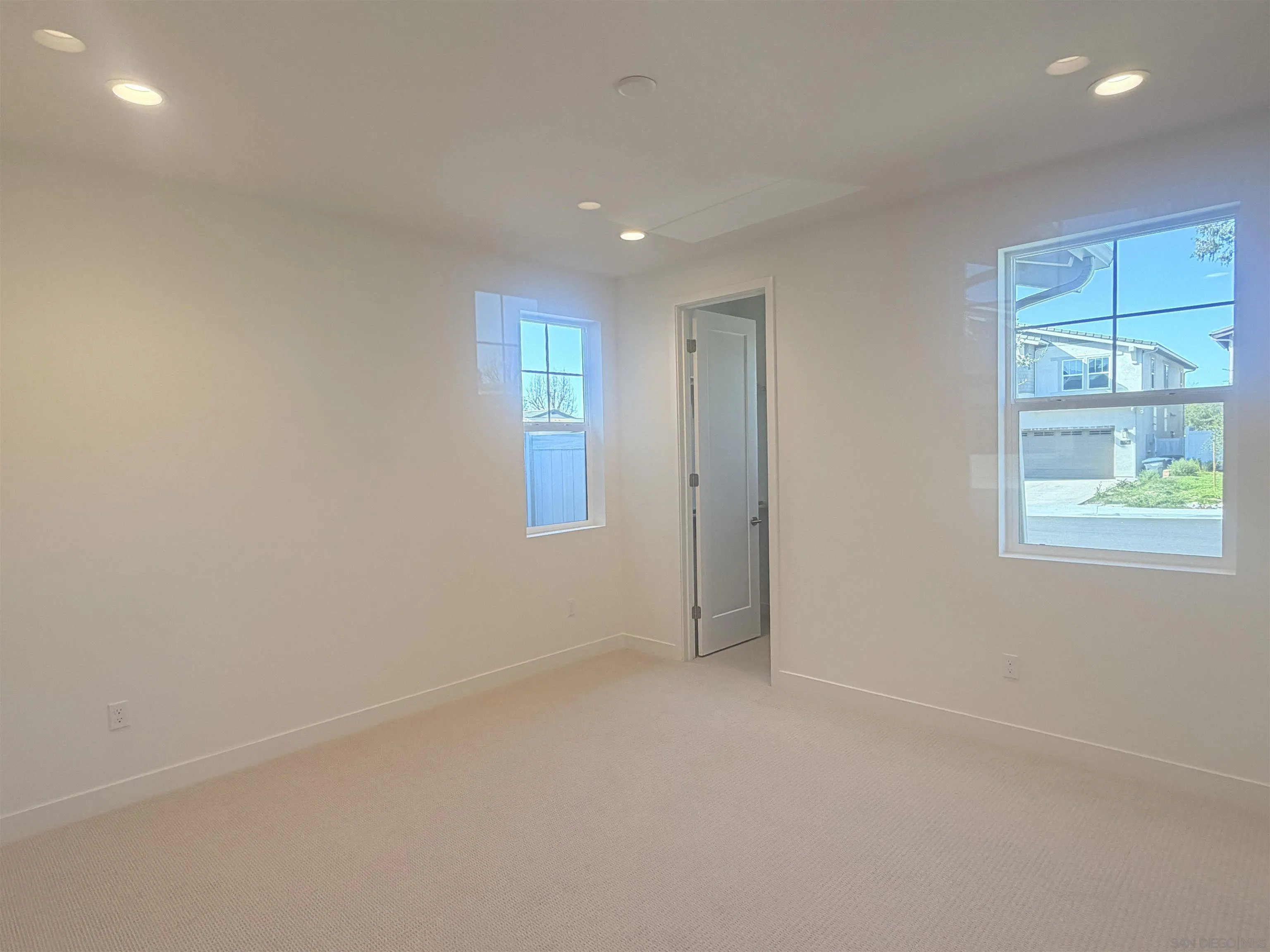 https://cdn.realtyfeed.com/cdn/127/260004216/8f8bd02f51d16f8de20d9c03f24093a3.webp